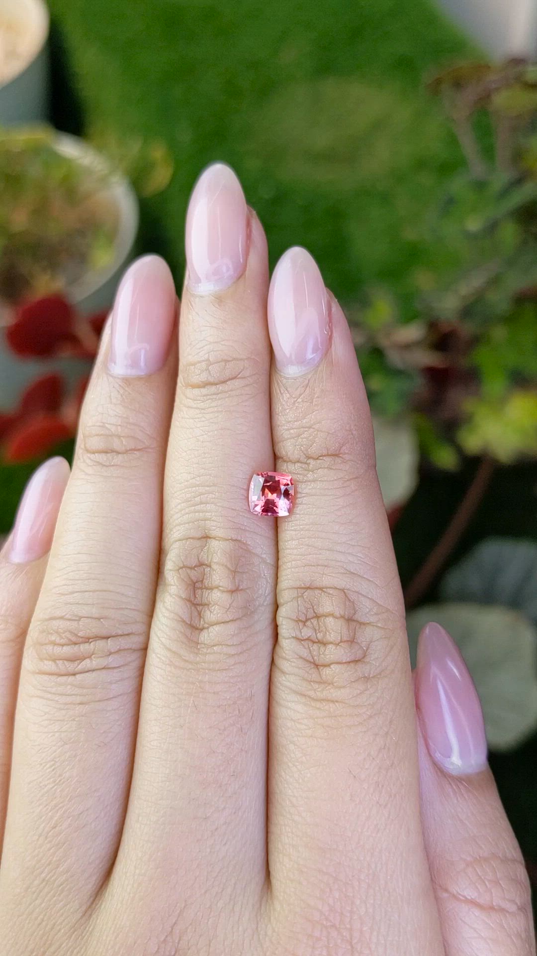 0.92 Ct. Padparadscha Sapphire from Ceylon (Sri Lanka) Size Video