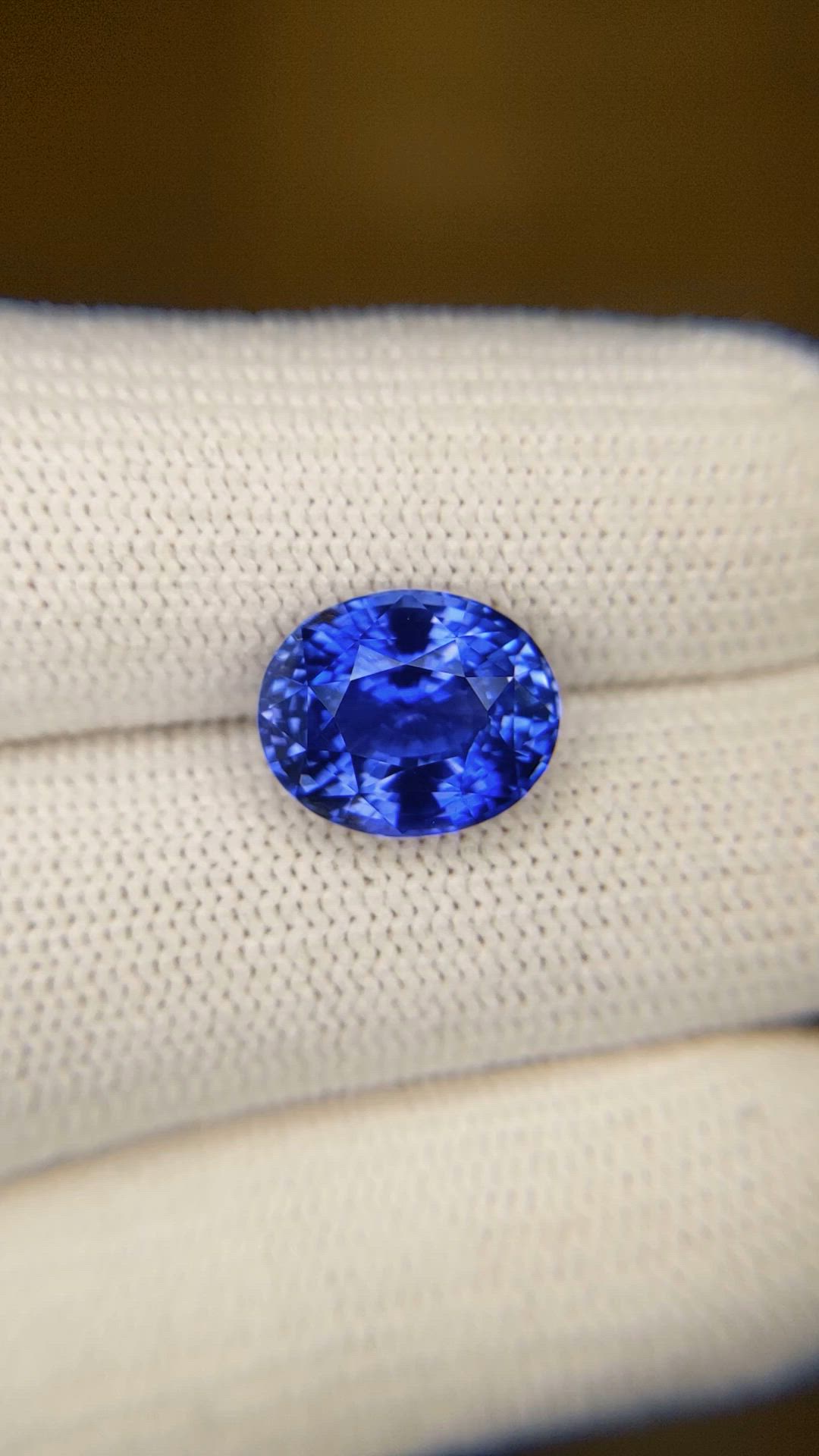 6.05 Ct. Blue Sapphire from Ceylon (Sri Lanka) Size Video