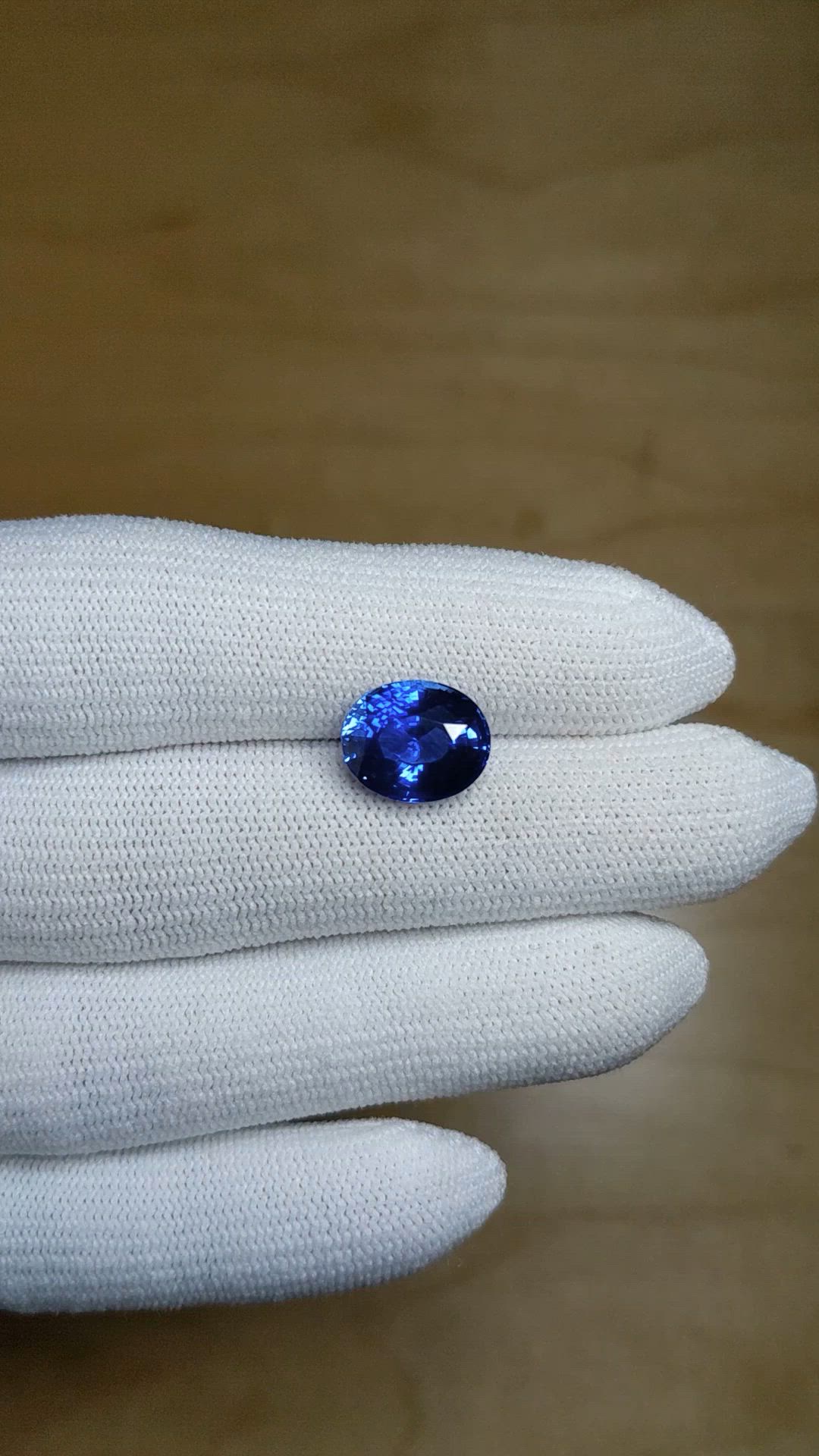 6.05 Ct. Blue Sapphire from Ceylon (Sri Lanka) Size Video