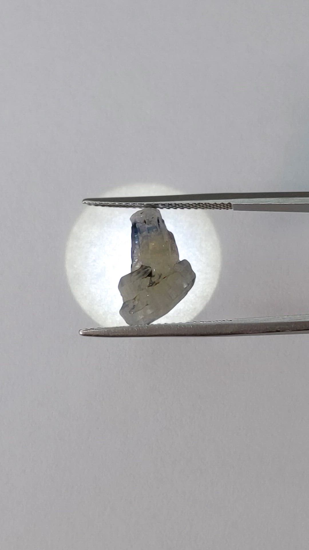 6.63 Ct. Blue Sapphire from Ceylon (Sri Lanka) Size Video