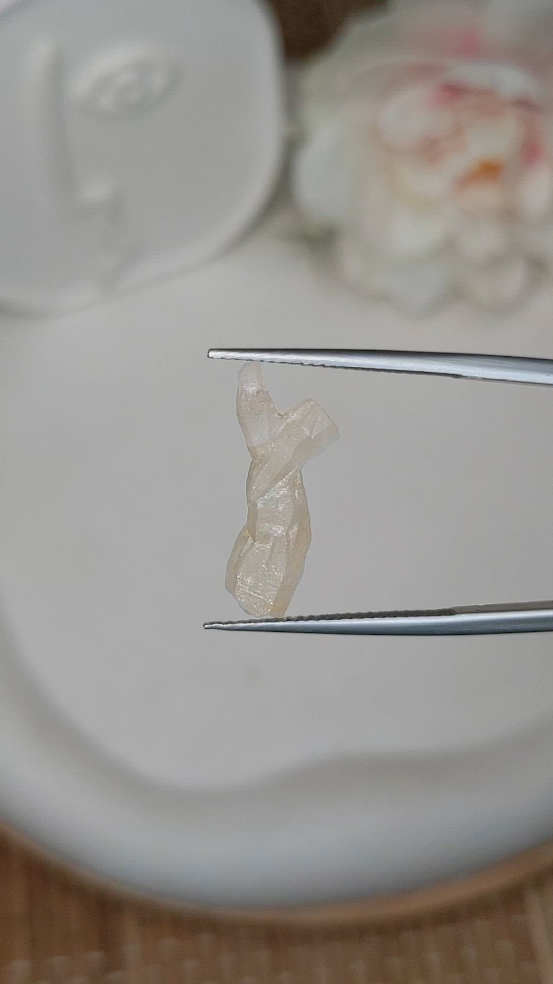 7.26 Ct. Yellow Sapphire from Ceylon (Sri Lanka) Size Video