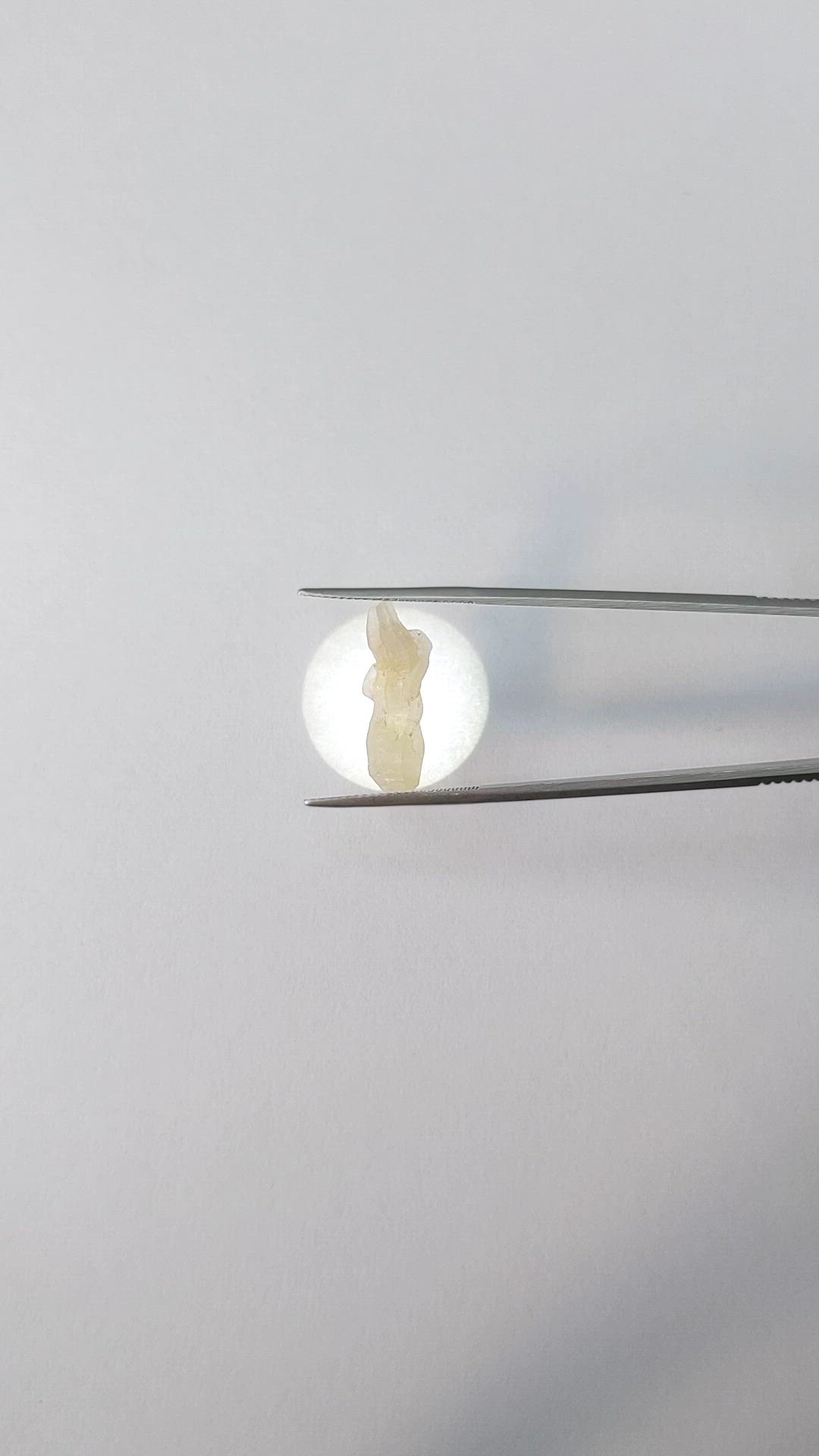 7.26 Ct. Yellow Sapphire from Ceylon (Sri Lanka) Size Video
