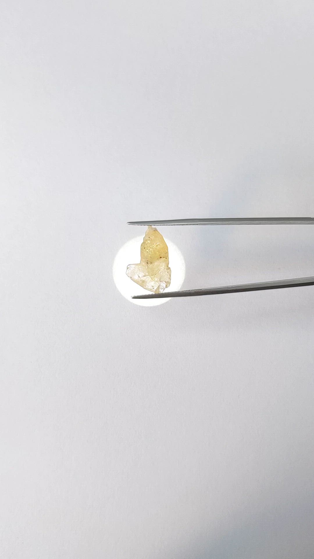 9.37 Ct. Yellow Sapphire from Ceylon (Sri Lanka) Size Video