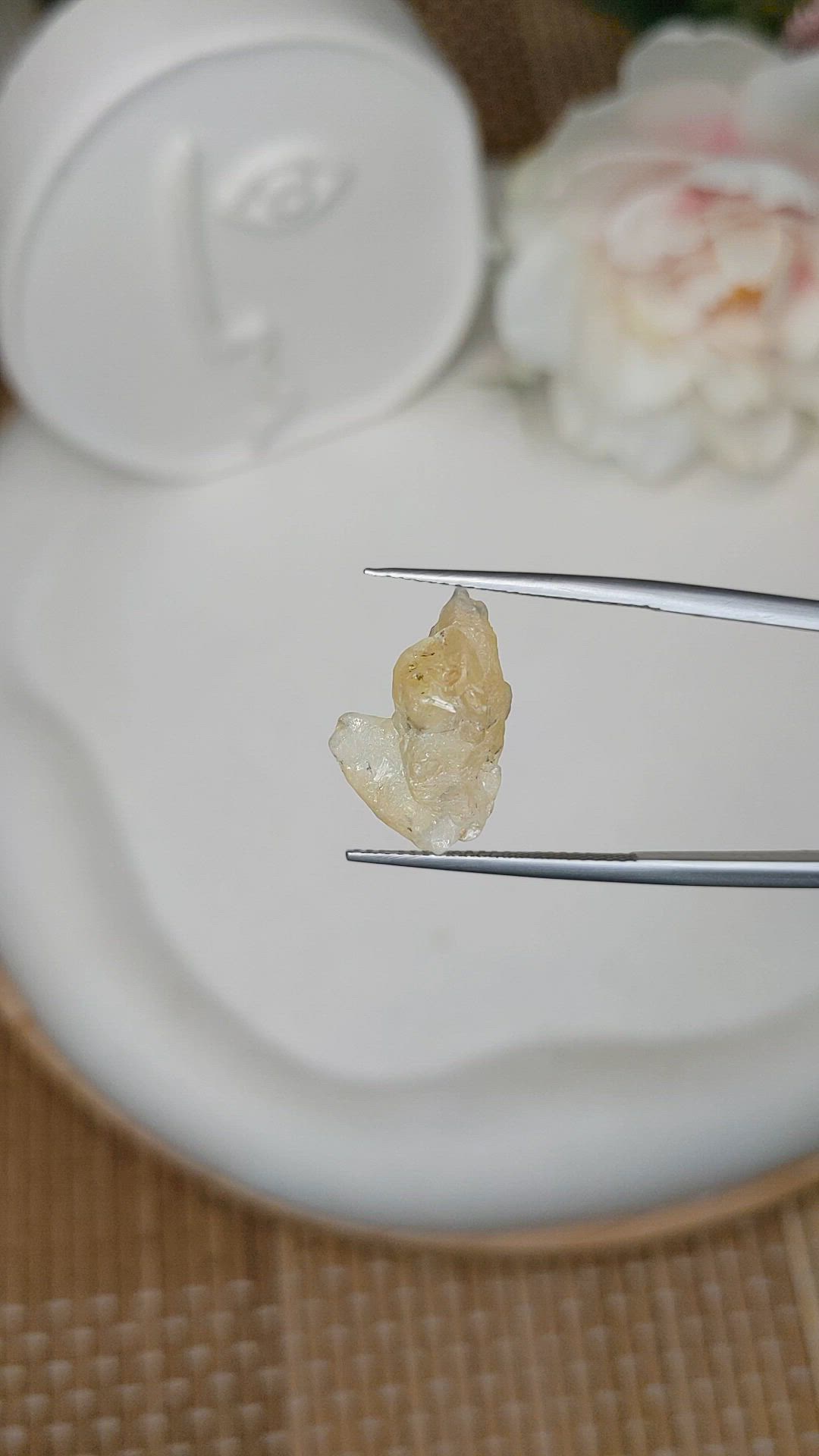 9.37 Ct. Yellow Sapphire from Ceylon (Sri Lanka) Size Video