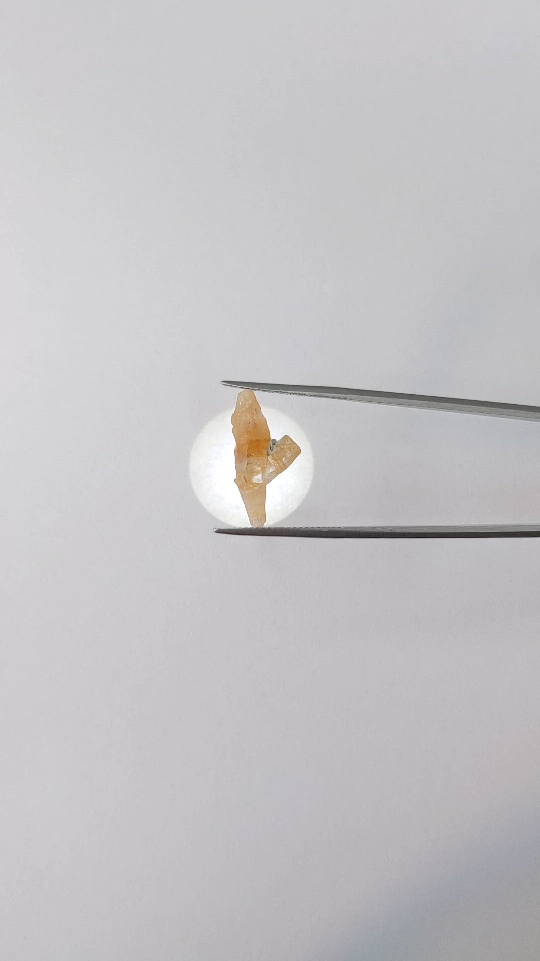 5.85 Ct. Yellow Sapphire from Ceylon (Sri Lanka) Size Video