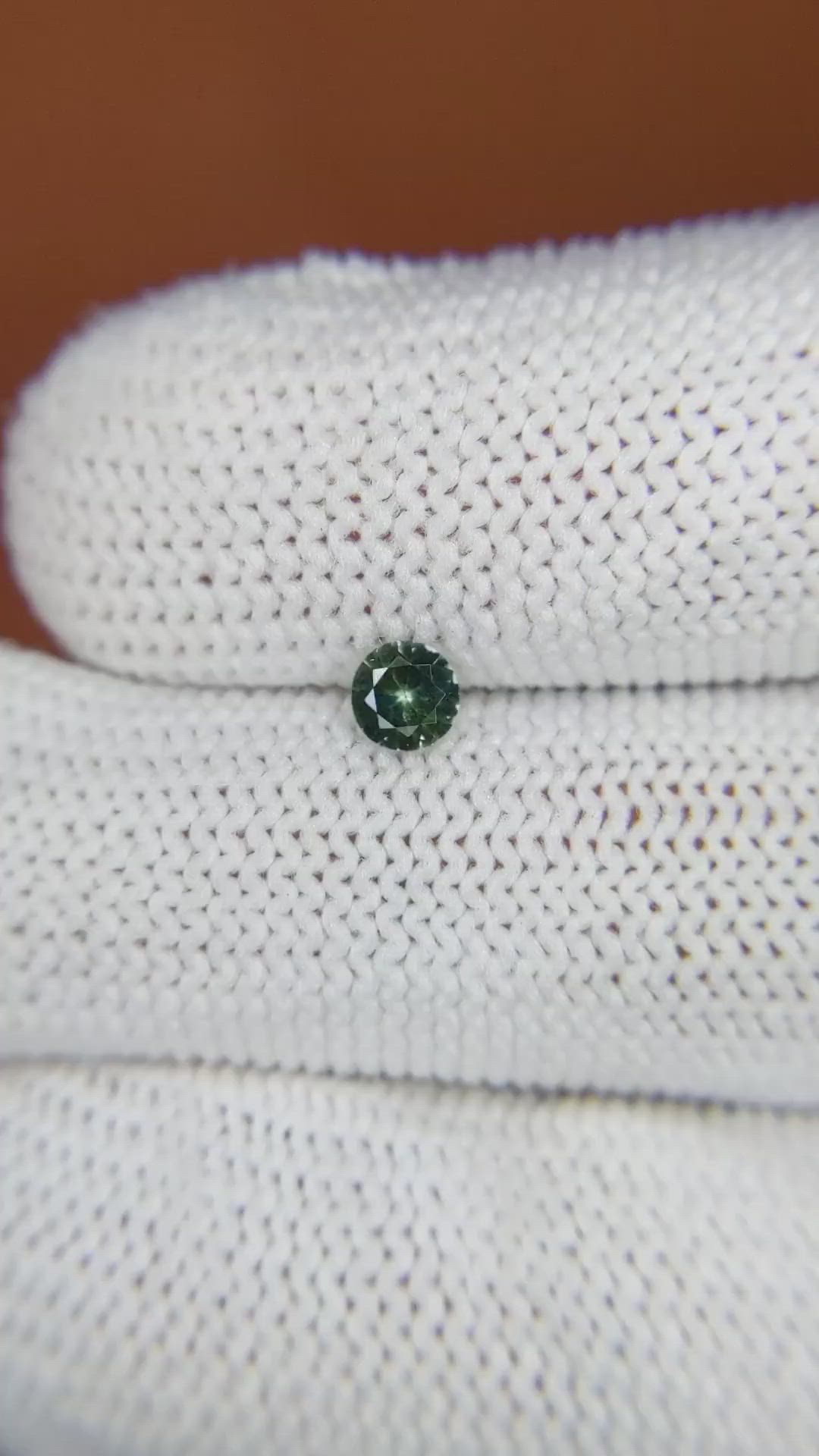 0.28 Ct. Yellowish Green Sapphire from Ceylon (Sri Lanka) Size Video