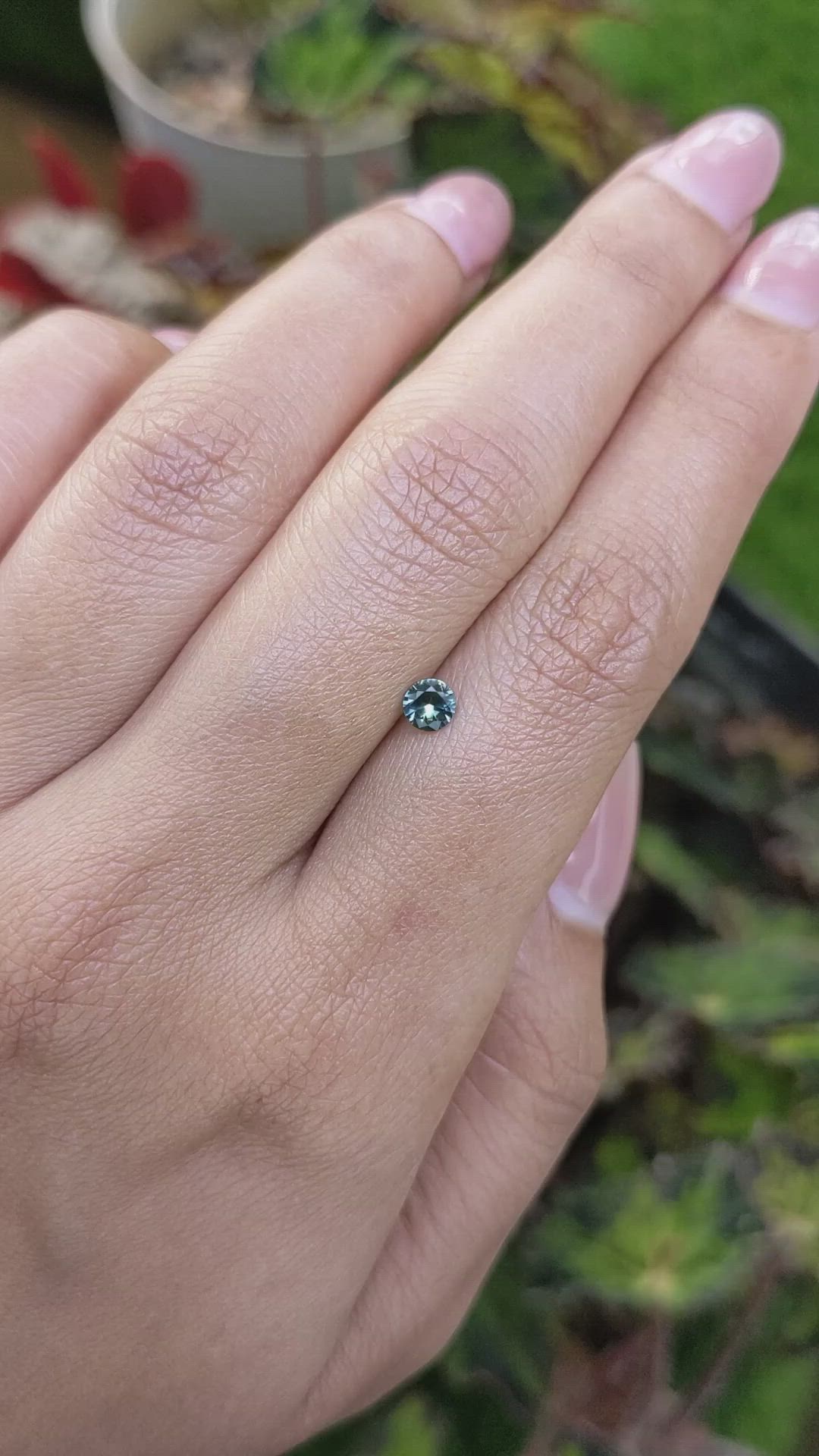 0.28 Ct. Yellowish Green Sapphire from Ceylon (Sri Lanka) Size Video