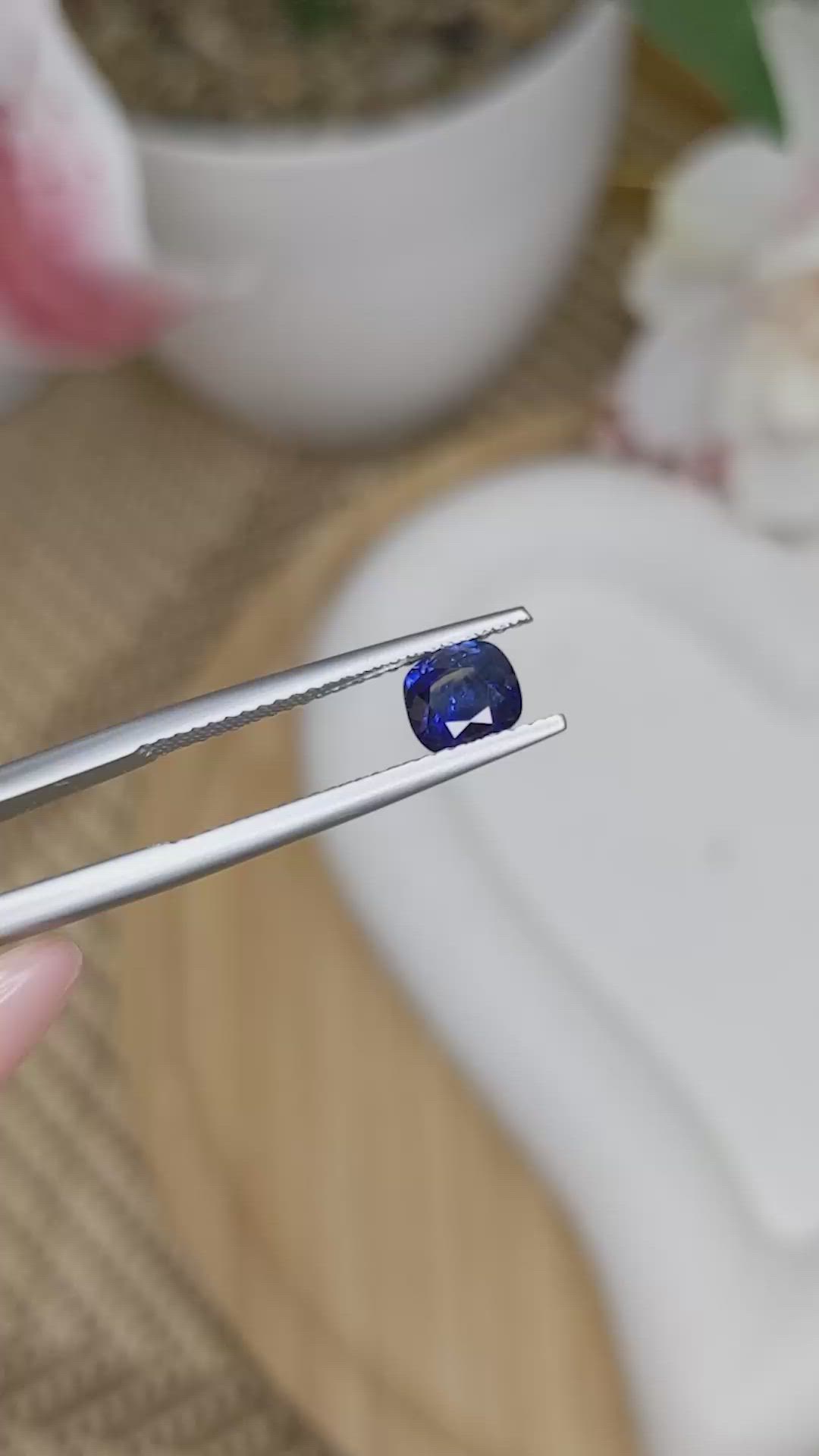 1.07 Ct. Blue Sapphire from Ceylon (Sri Lanka) Size Video
