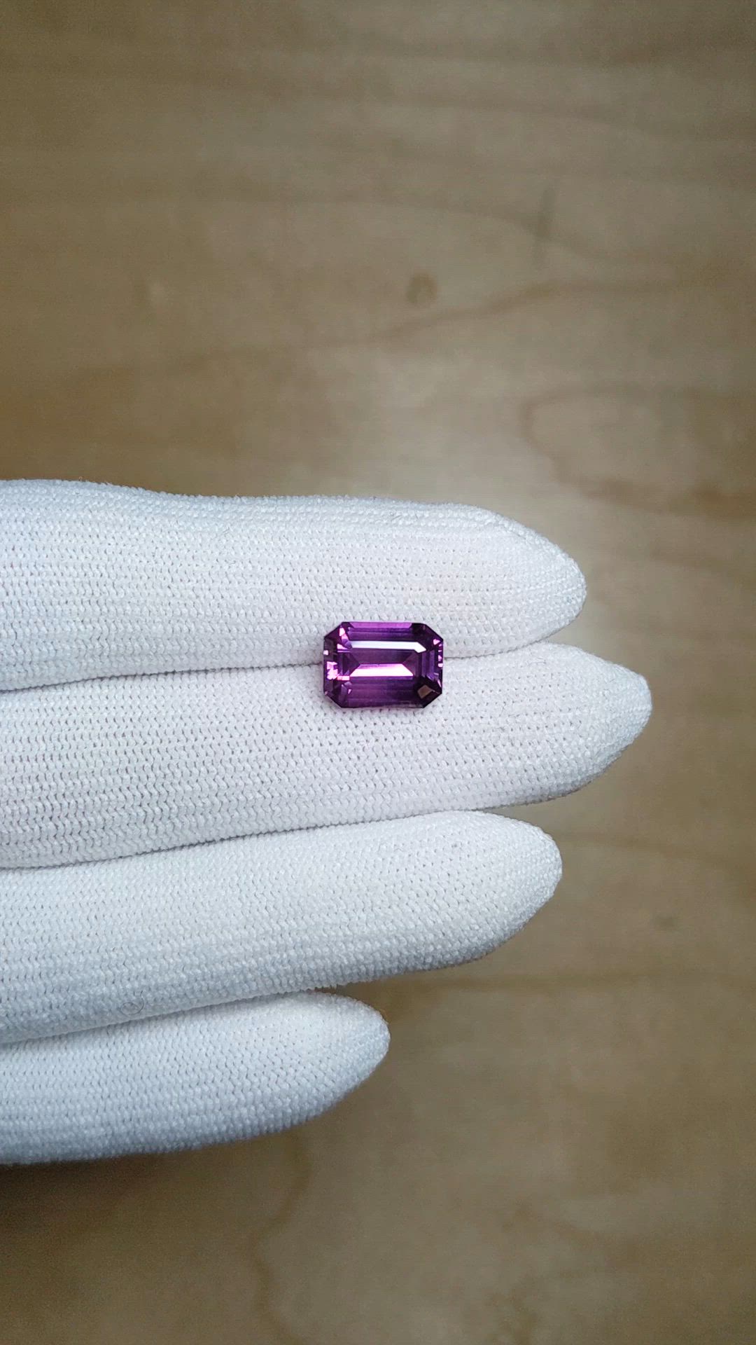 4.63 Ct. Purple Sapphire from Ceylon (Sri Lanka) Size Video