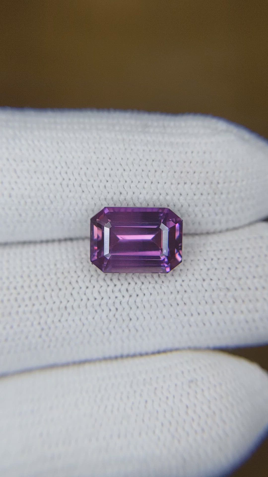 4.63 Ct. Purple Sapphire from Ceylon (Sri Lanka) Size Video
