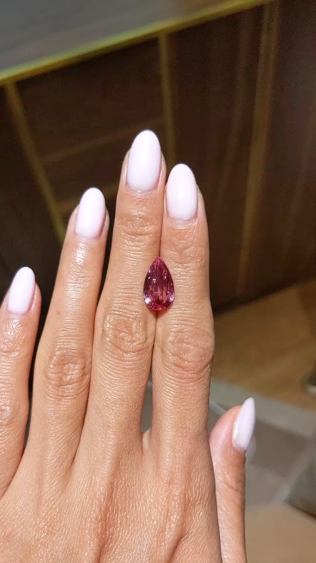 4.55 Ct. Padparadscha Sapphire from Ceylon (Sri Lanka) Size Video