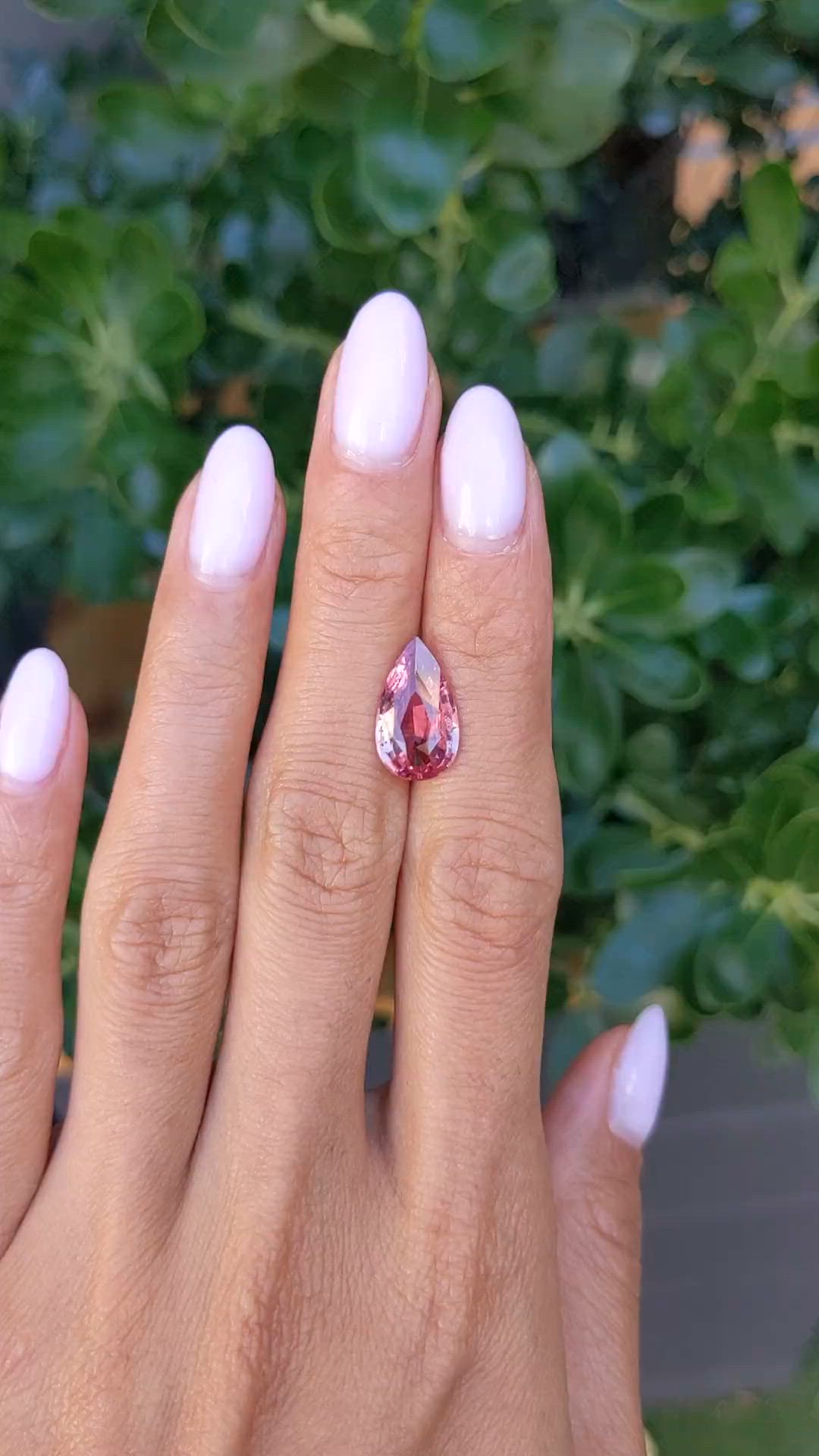 4.55 Ct. Padparadscha Sapphire from Ceylon (Sri Lanka) Size Video