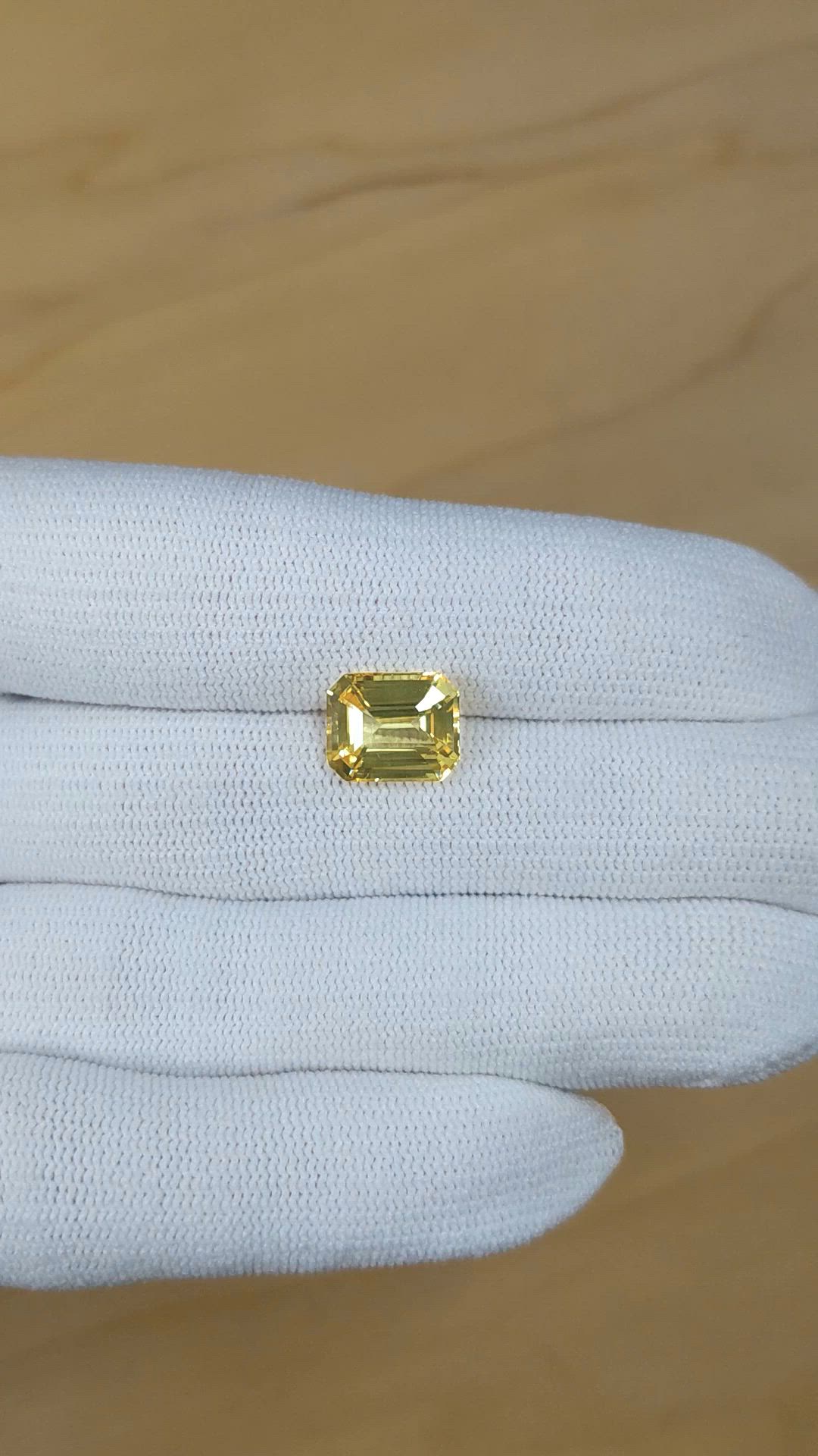 5.18 Ct. Yellow Sapphire from Ceylon (Sri Lanka) Size Video