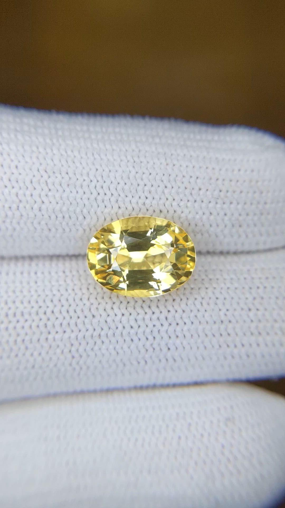 5.07 Ct. Yellow Sapphire from Ceylon (Sri Lanka) Size Video