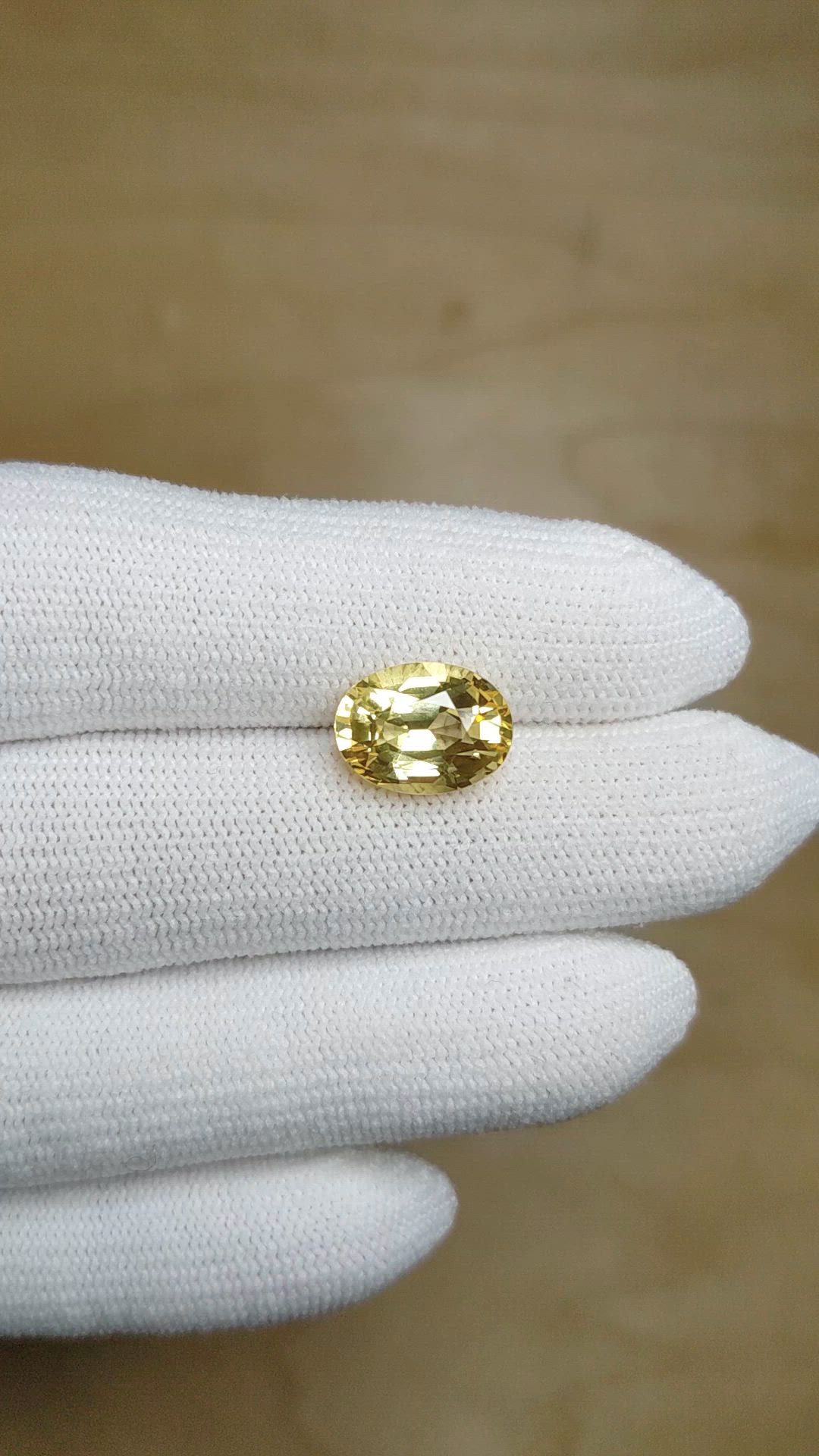 5.07 Ct. Yellow Sapphire from Ceylon (Sri Lanka) Size Video