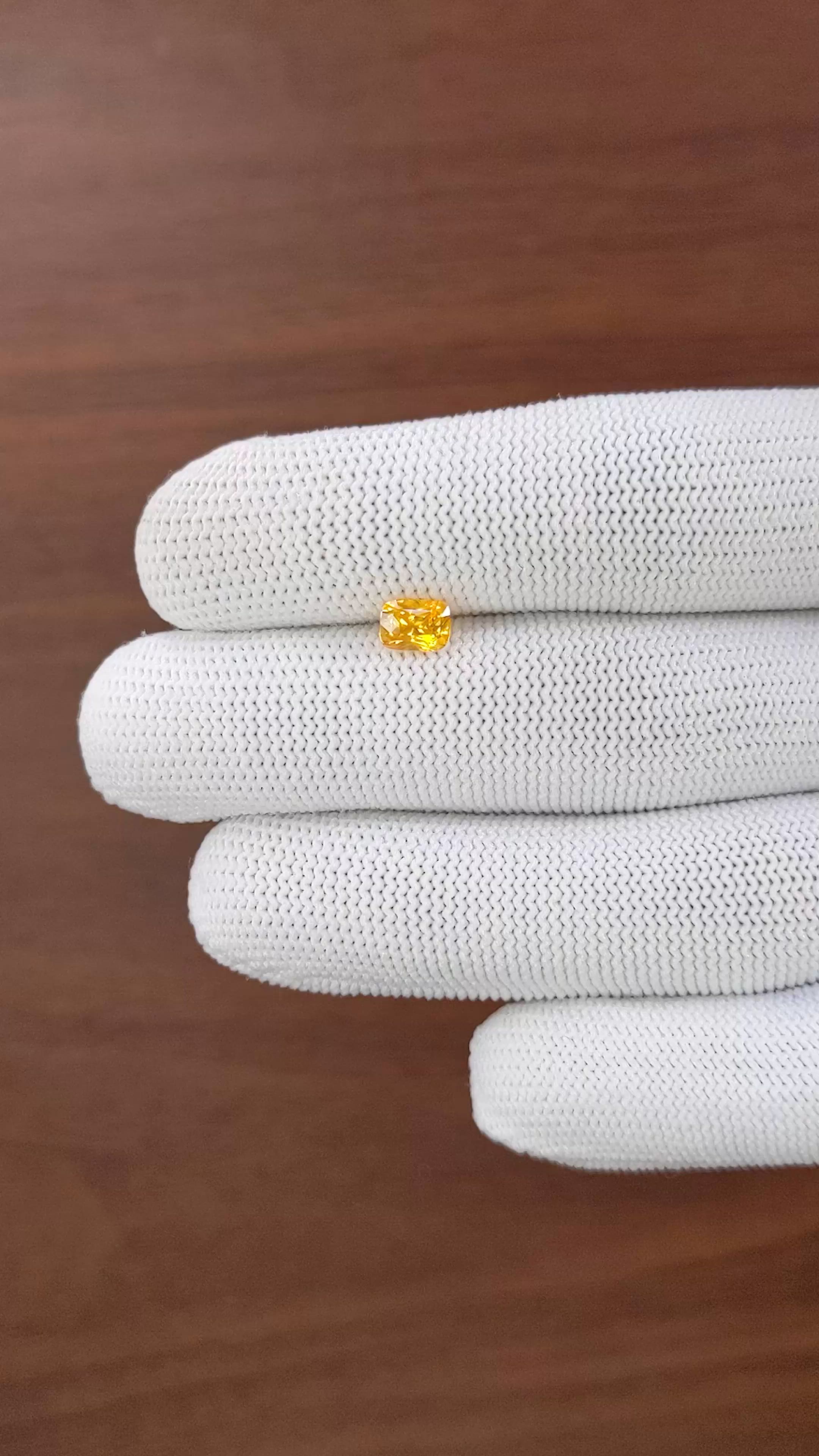 1.01 Ct. Yellow Sapphire from Ceylon (Sri Lanka) Size Video