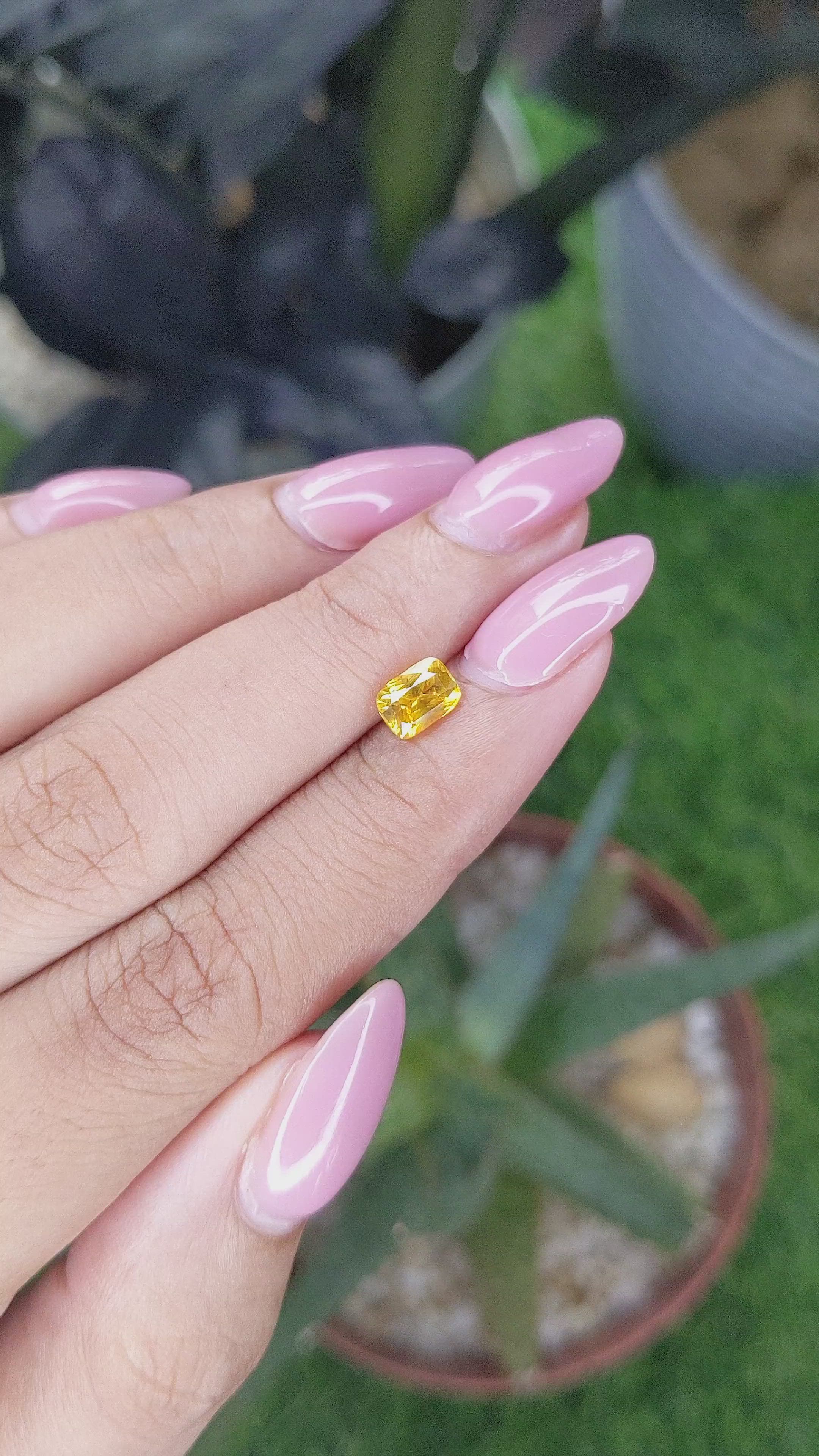 1.01 Ct. Yellow Sapphire from Ceylon (Sri Lanka) Size Video
