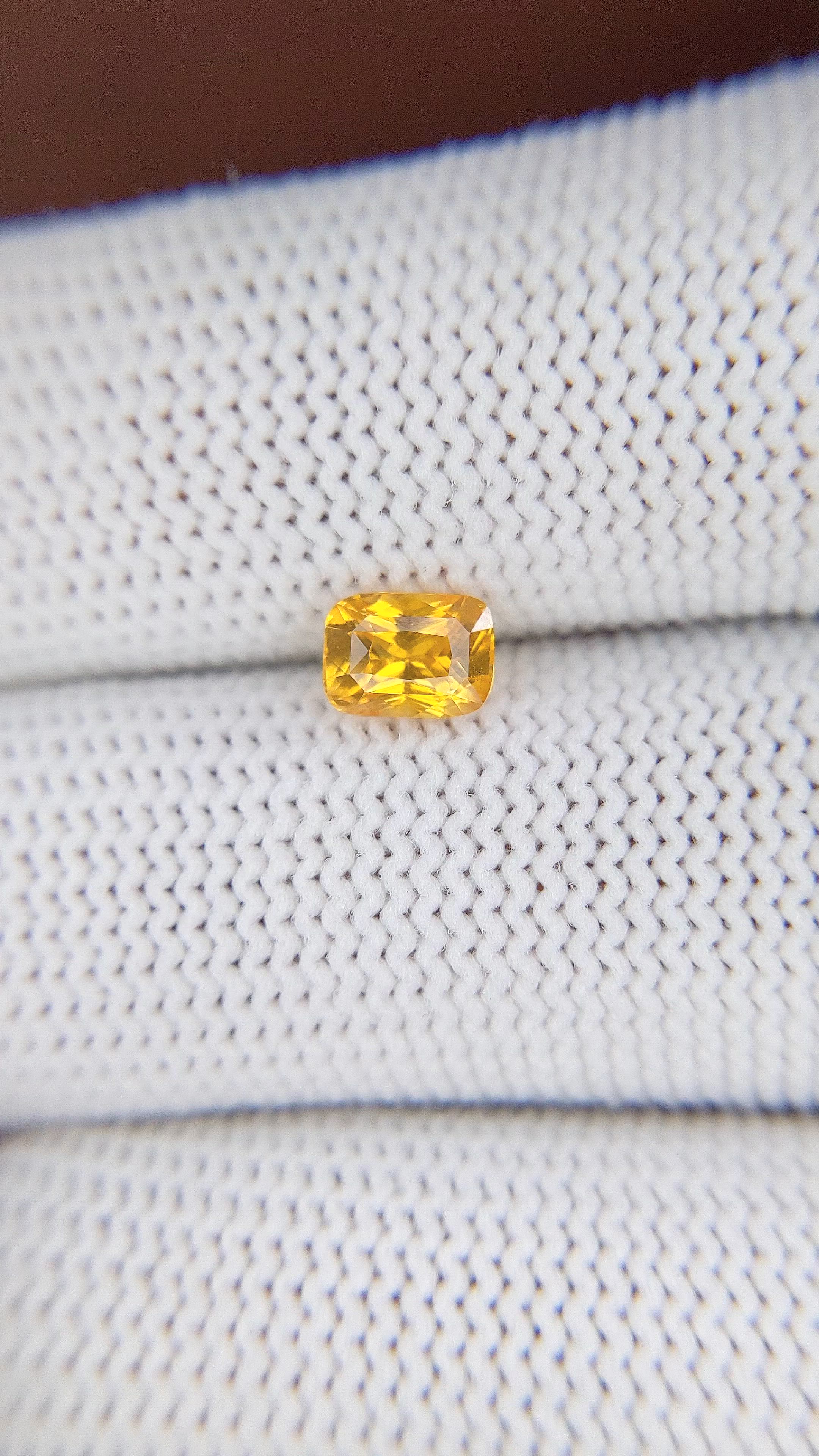 1.01 Ct. Yellow Sapphire from Ceylon (Sri Lanka) Size Video