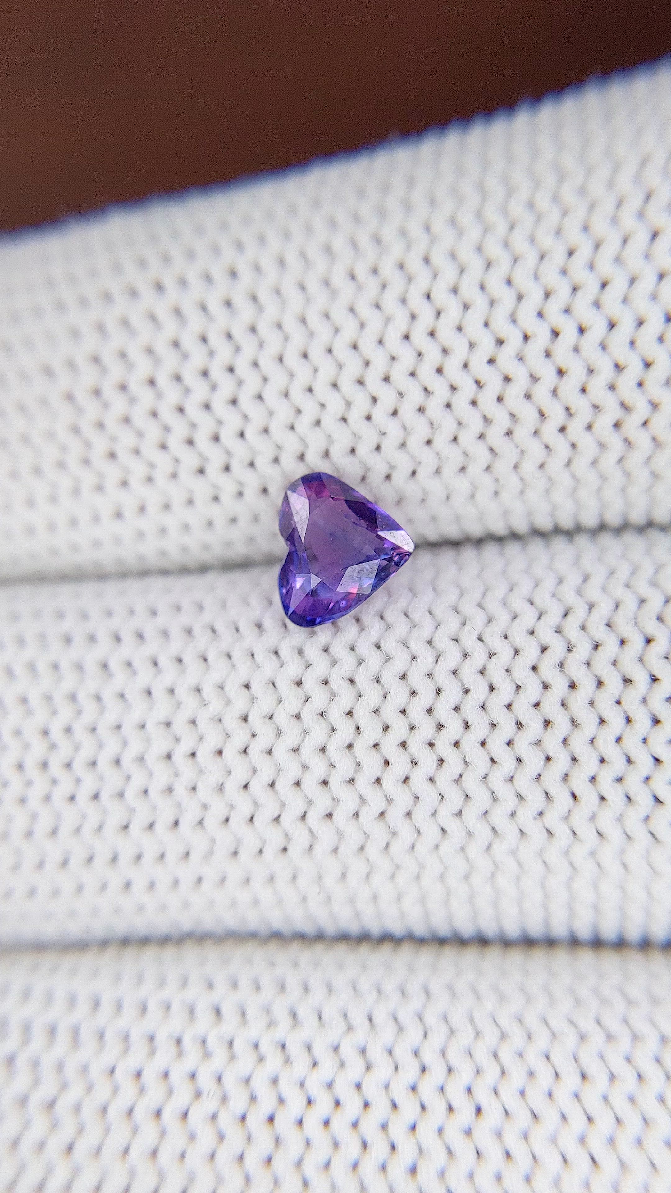 1.03 Ct. Pinkish Purple Sapphire from Ceylon (Sri Lanka) Size Video
