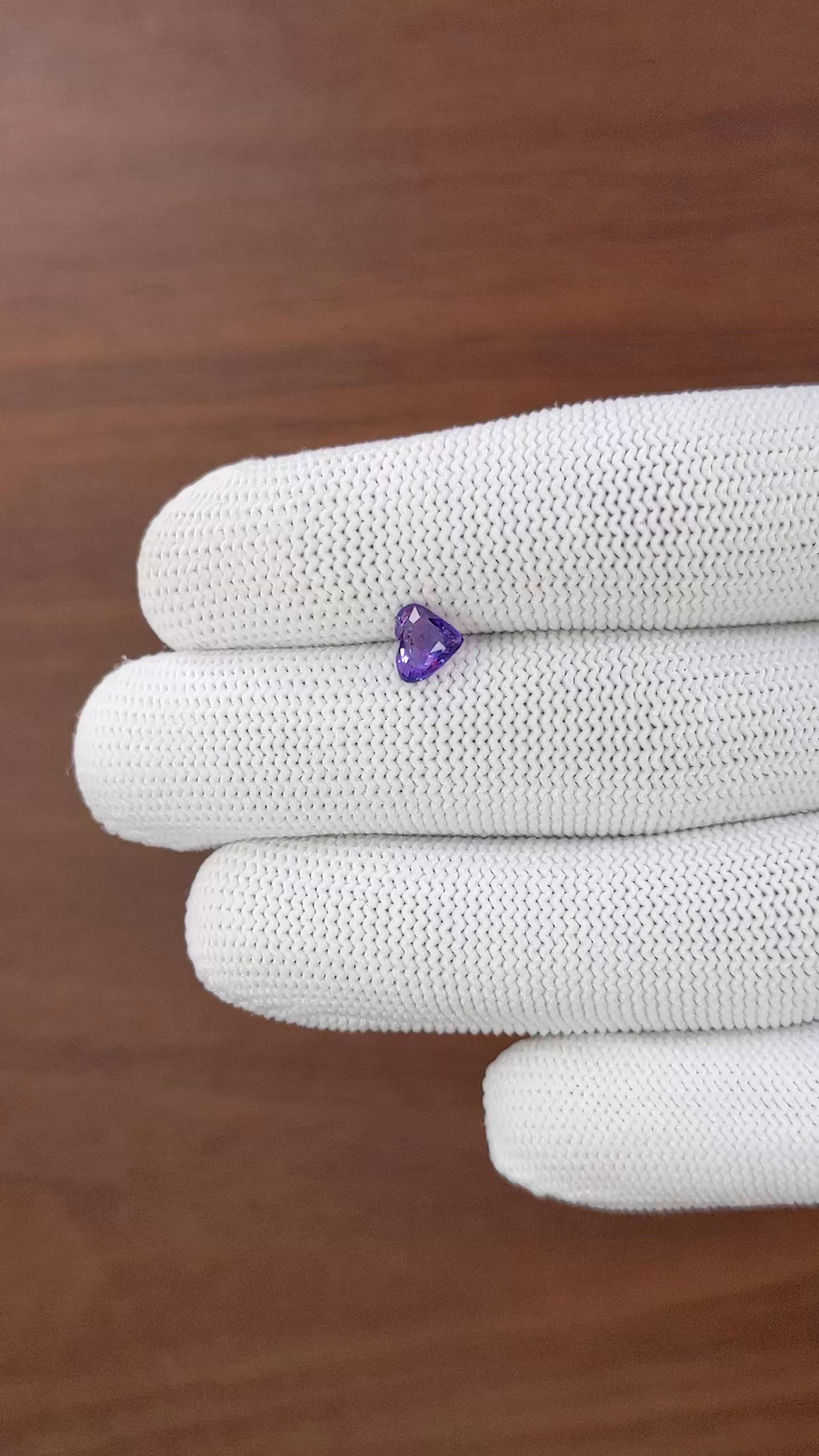 1.03 Ct. Pinkish Purple Sapphire from Ceylon (Sri Lanka) Size Video