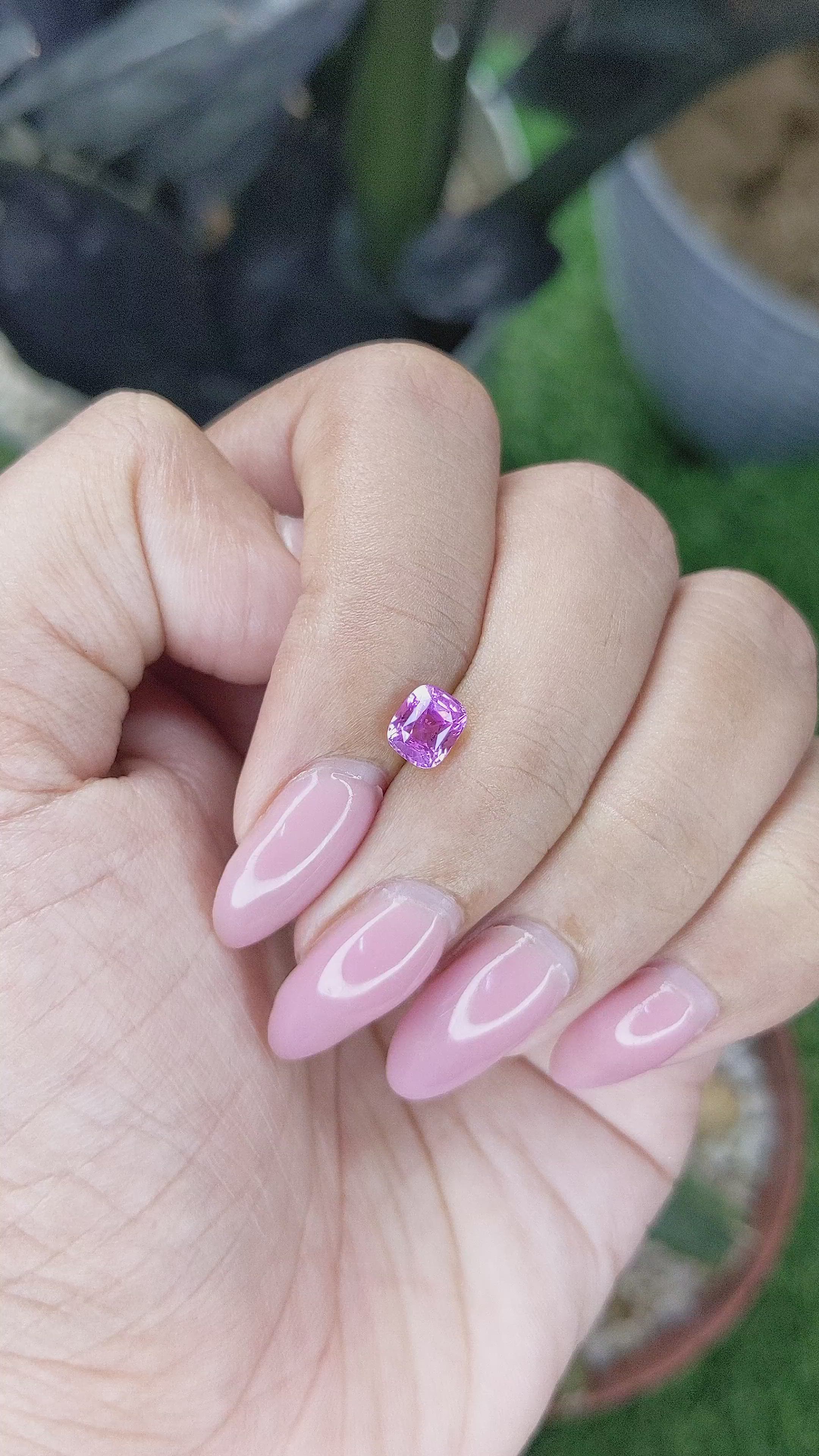 1.03 Ct. Pinkish Purple Sapphire from Ceylon (Sri Lanka) Size Video