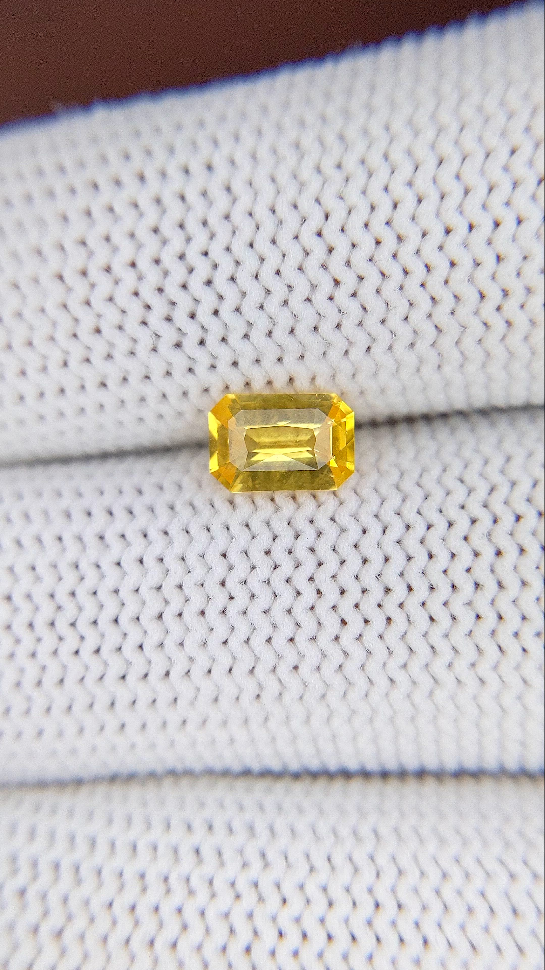 1.07 Ct. Yellow Sapphire from Ceylon (Sri Lanka) Size Video