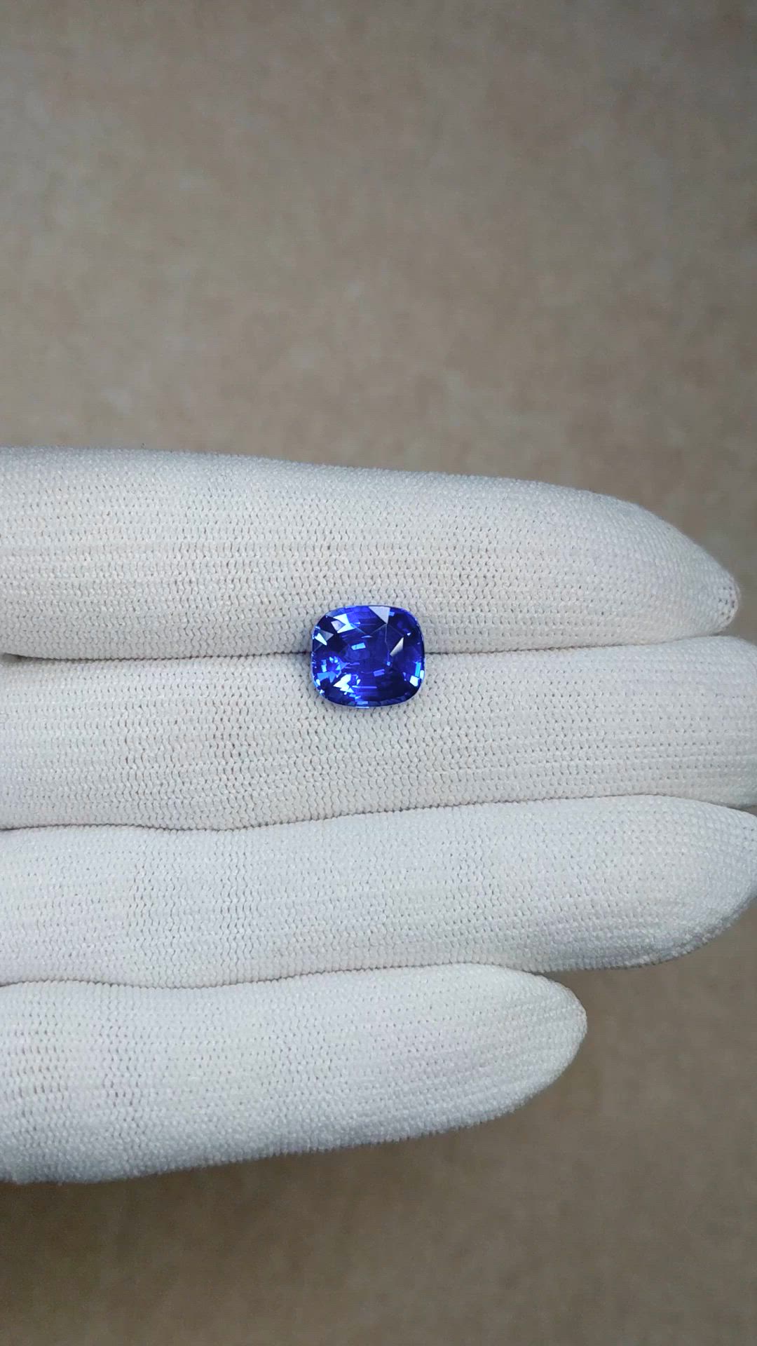 5.50 Ct. Blue Sapphire from Ceylon (Sri Lanka) Size Video