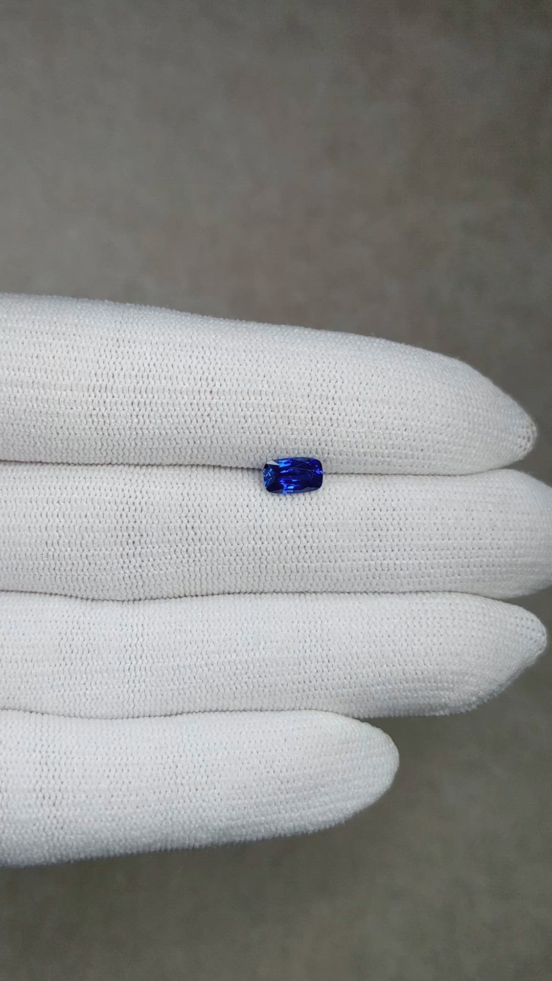 1.01 Ct. Blue Sapphire from Ceylon (Sri Lanka) Size Video