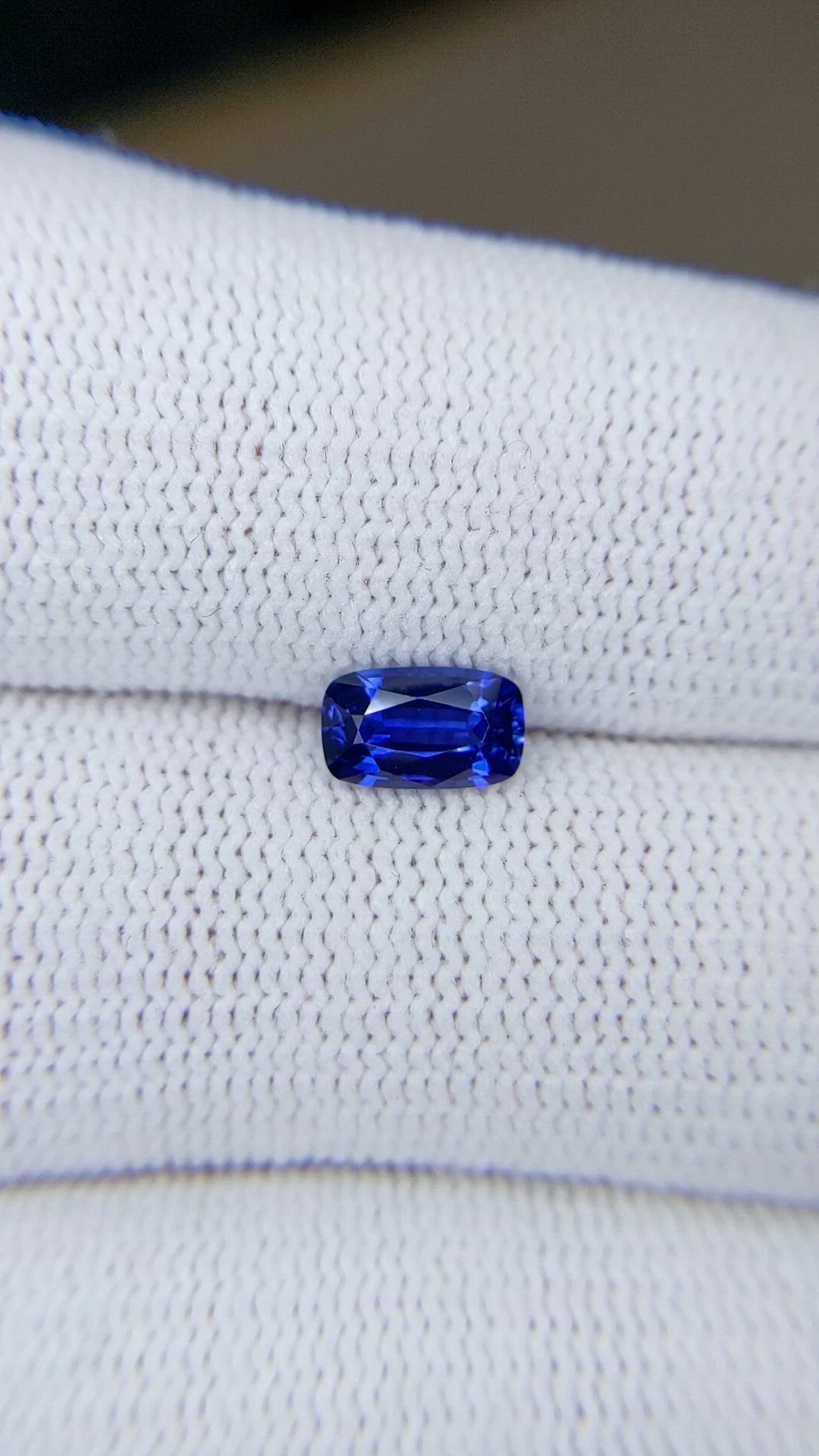 1.01 Ct. Blue Sapphire from Ceylon (Sri Lanka) Size Video