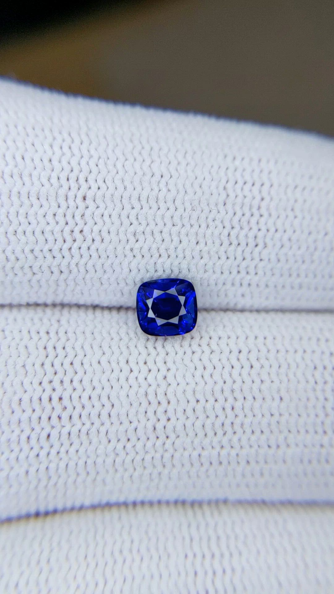 0.91 Ct. Blue Sapphire from Ceylon (Sri Lanka) Size Video