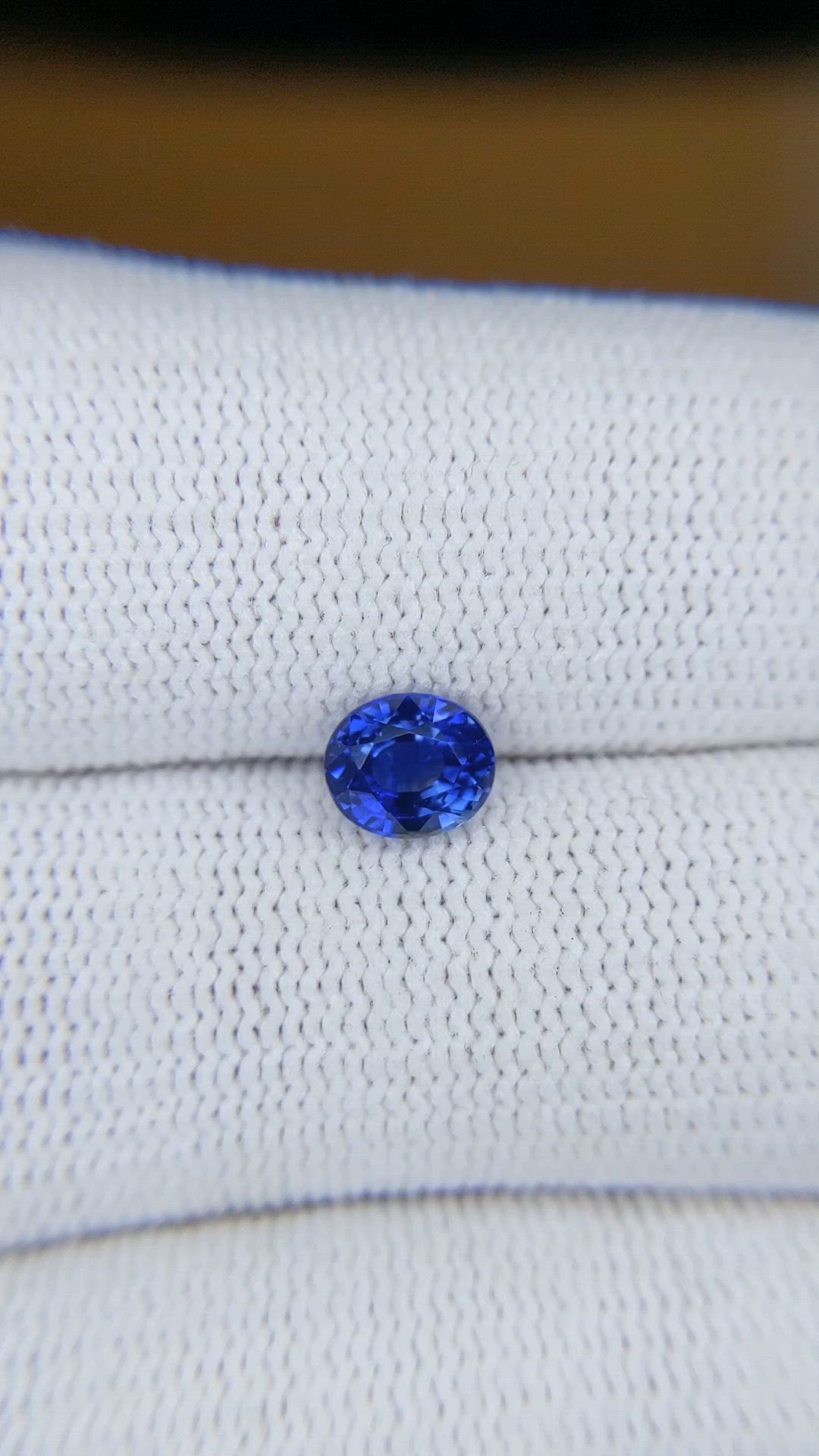 1.13 Ct. Blue Sapphire from Ceylon (Sri Lanka) Size Video