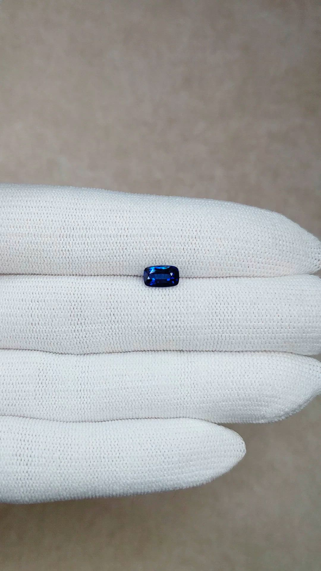 1.15 Ct. Blue Sapphire from Ceylon (Sri Lanka) Size Video