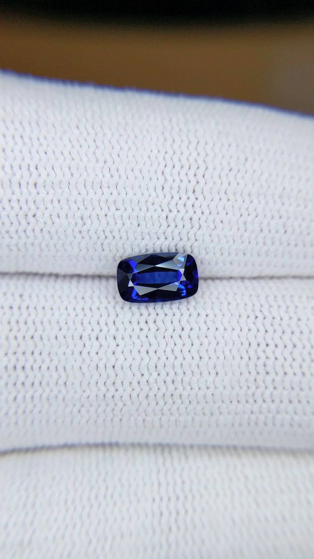 1.15 Ct. Blue Sapphire from Ceylon (Sri Lanka) Size Video
