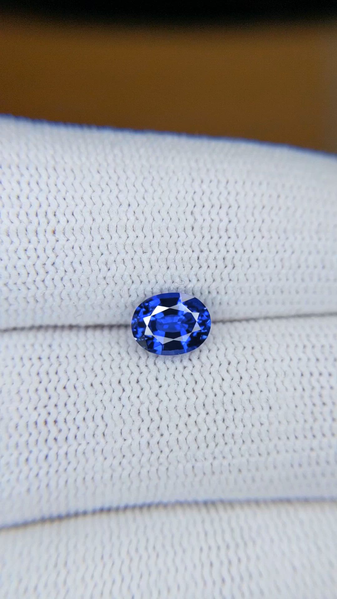 1.24 Ct. Blue Sapphire from Ceylon (Sri Lanka) Size Video