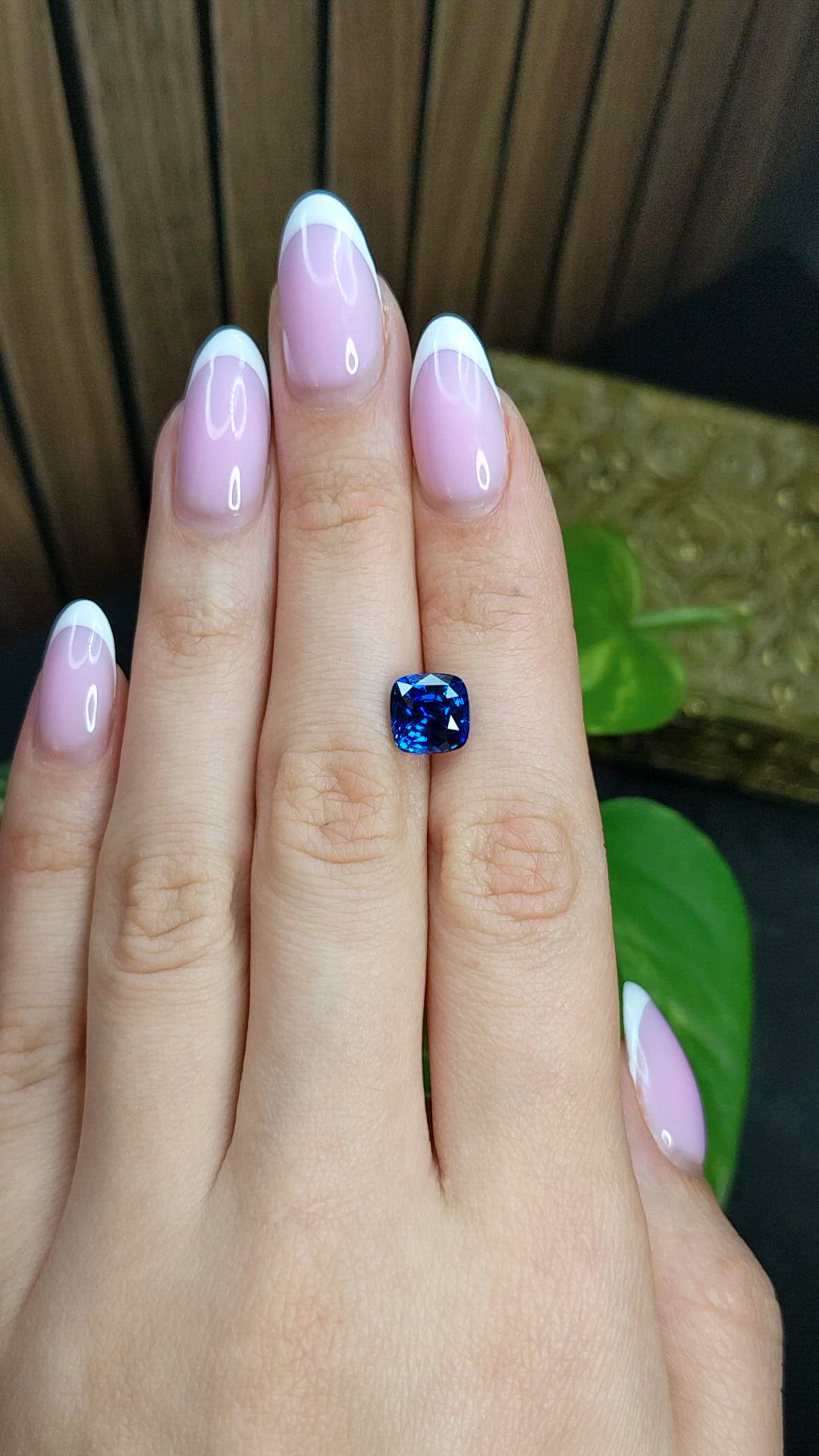 3.73 Ct. Blue Sapphire from Ceylon (Sri Lanka) Size Video