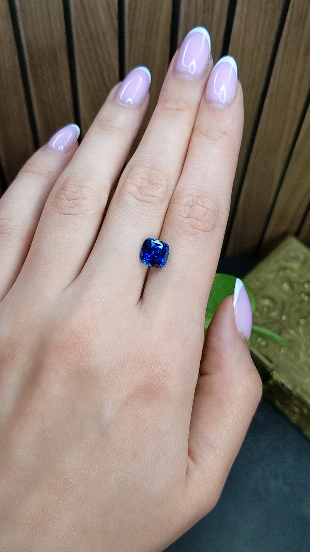 3.73 Ct. Blue Sapphire from Ceylon (Sri Lanka) Size Video