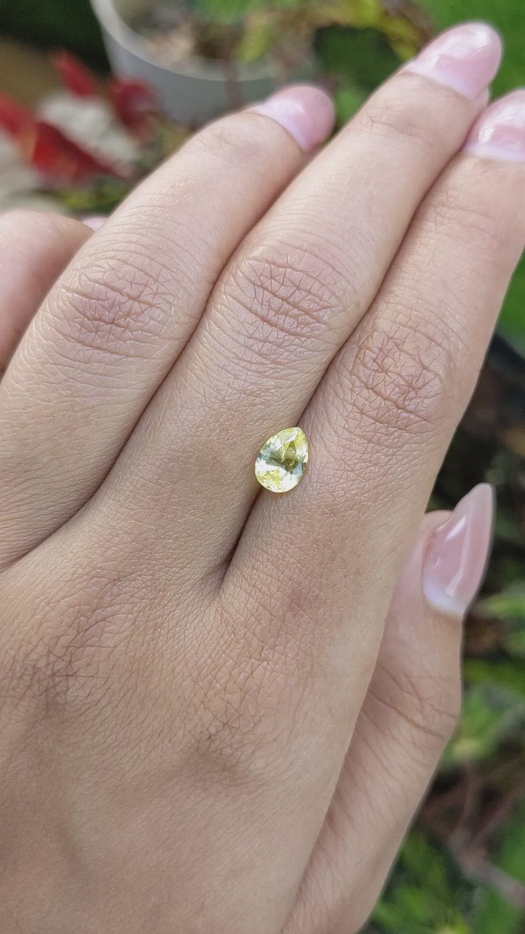 1.27 Ct. Yellow Sapphire from Ceylon (Sri Lanka) Size Video