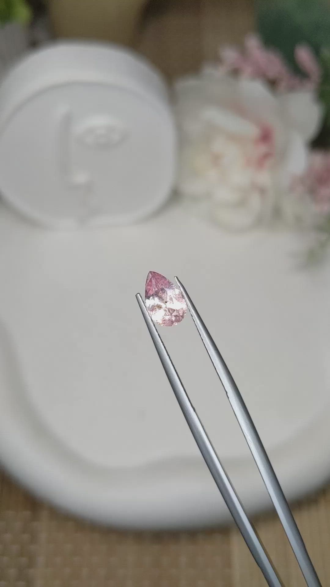 1.36 Ct. Padparadscha Sapphire from Ceylon (Sri Lanka) Size Video