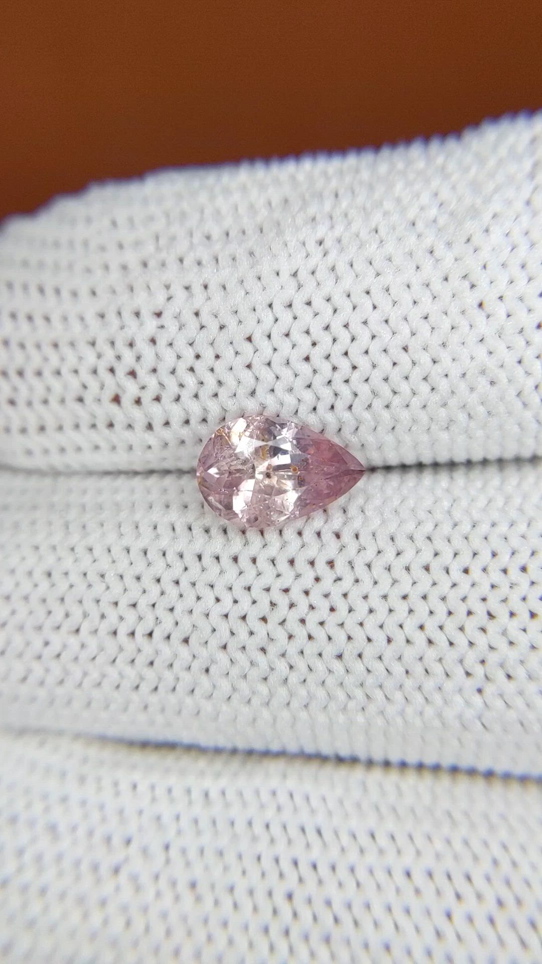 1.36 Ct. Padparadscha Sapphire from Ceylon (Sri Lanka) Size Video