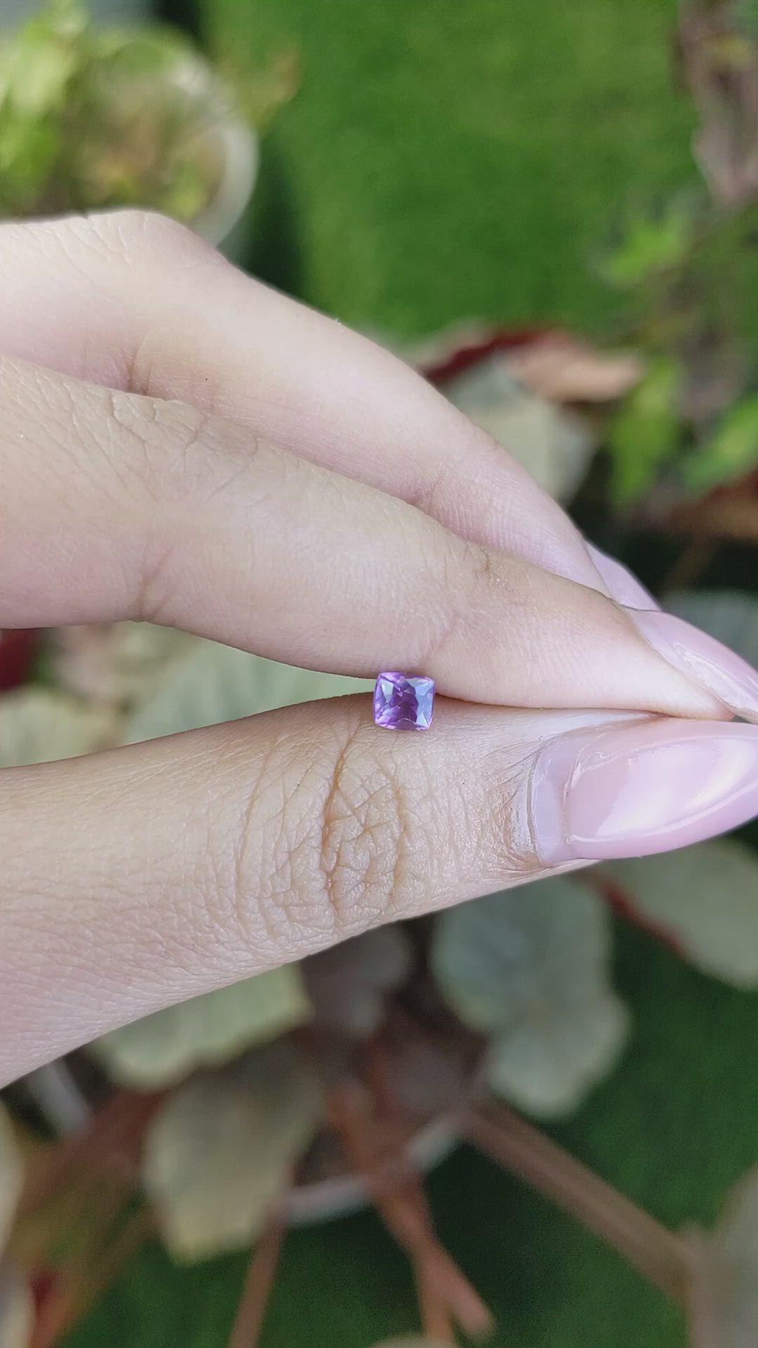 0.50 Ct. Pinkish Purple Sapphire from Ceylon (Sri Lanka) Size Video
