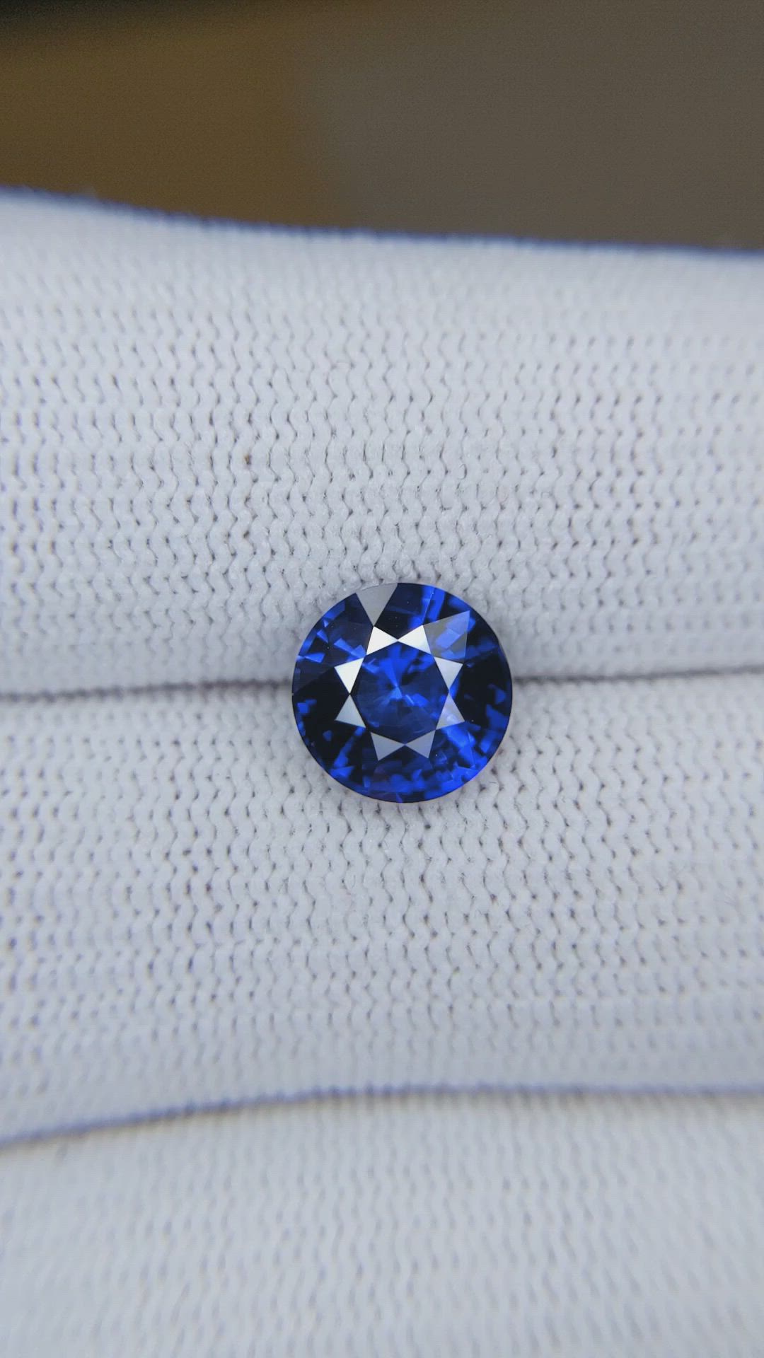 2.76 Ct. Blue Sapphire from Ceylon (Sri Lanka) Size Video