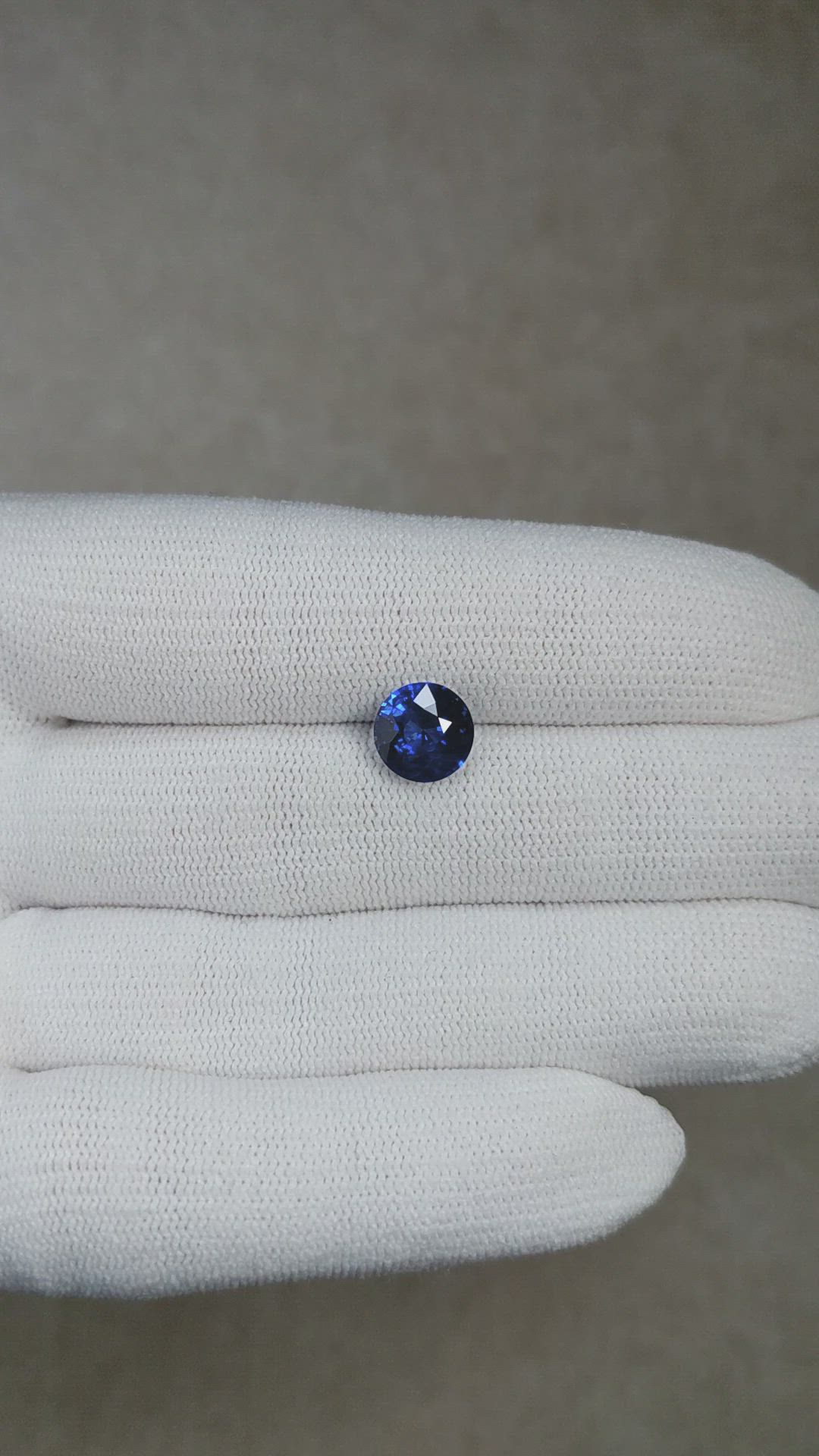 2.76 Ct. Blue Sapphire from Ceylon (Sri Lanka) Size Video
