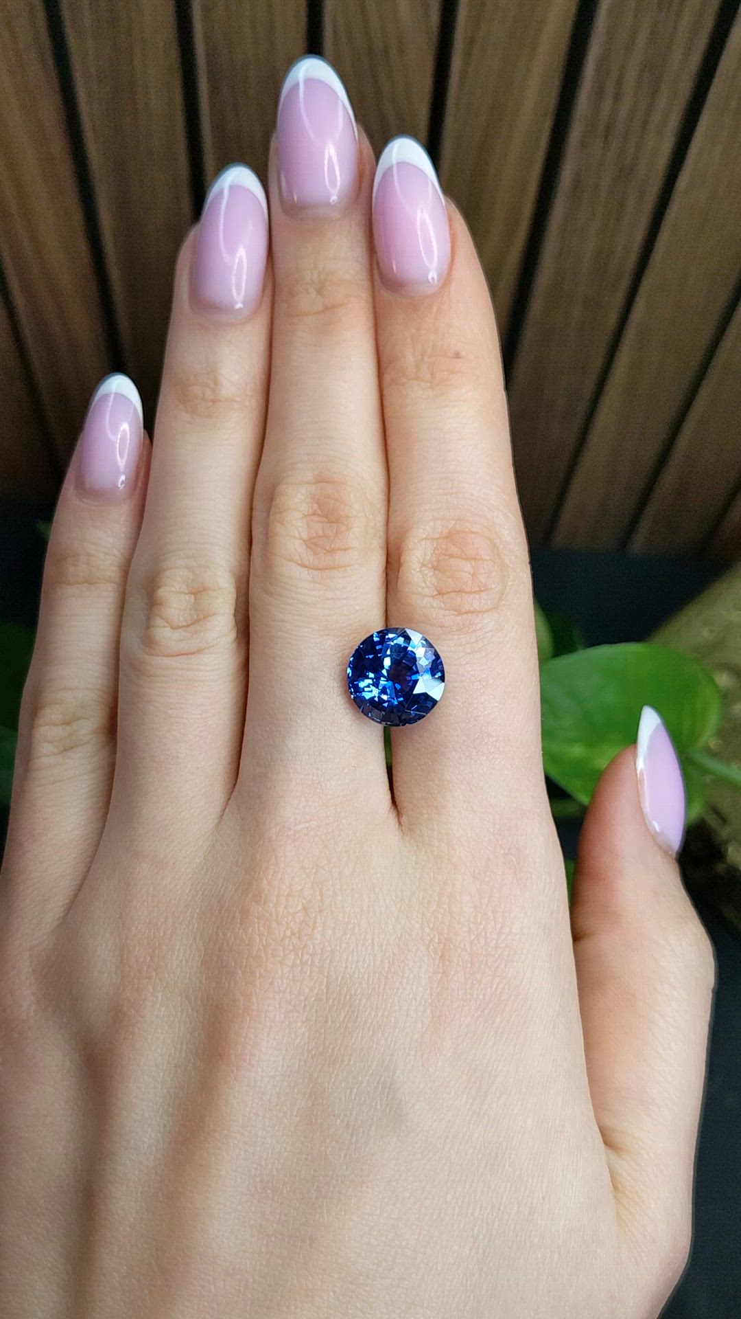 8.60 Ct. Blue Sapphire from Ceylon (Sri Lanka) Size Video