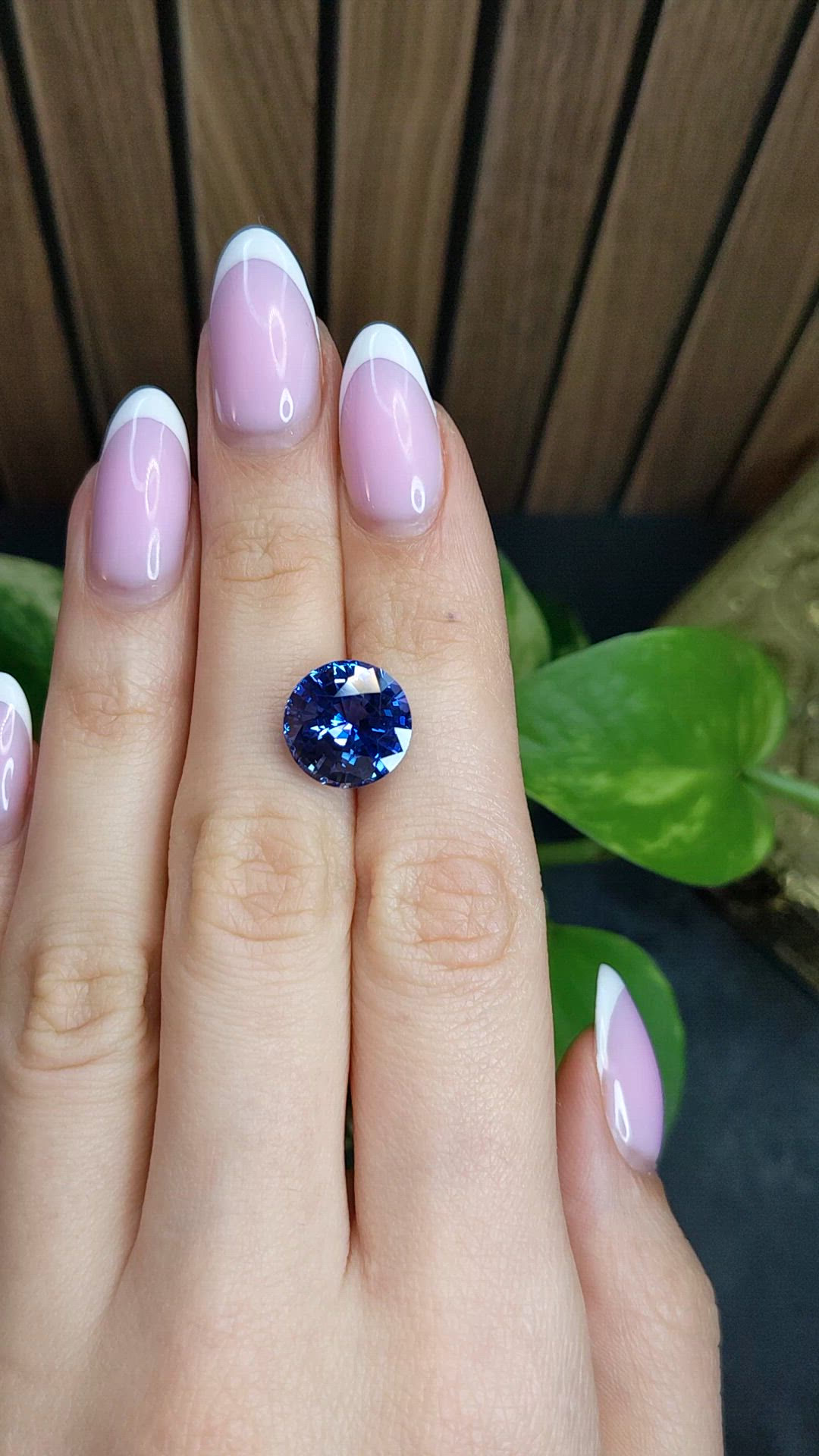 8.60 Ct. Blue Sapphire from Ceylon (Sri Lanka) Size Video