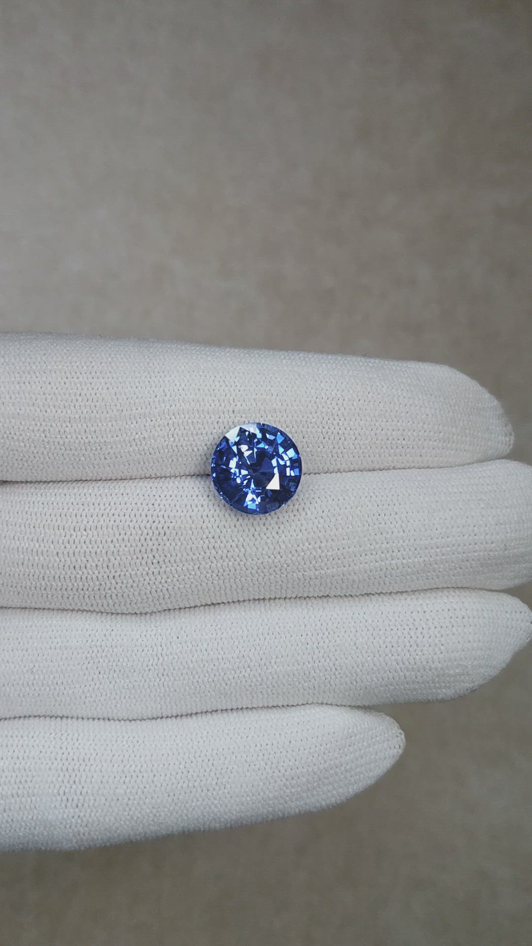 8.60 Ct. Blue Sapphire from Ceylon (Sri Lanka) Size Video