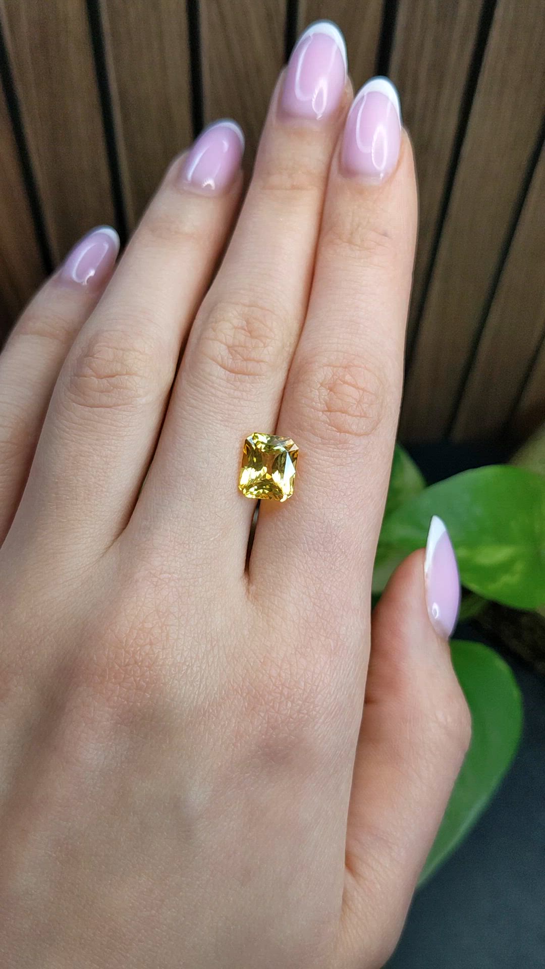 5.14 Ct. Yellow Sapphire from Ceylon (Sri Lanka) Size Video