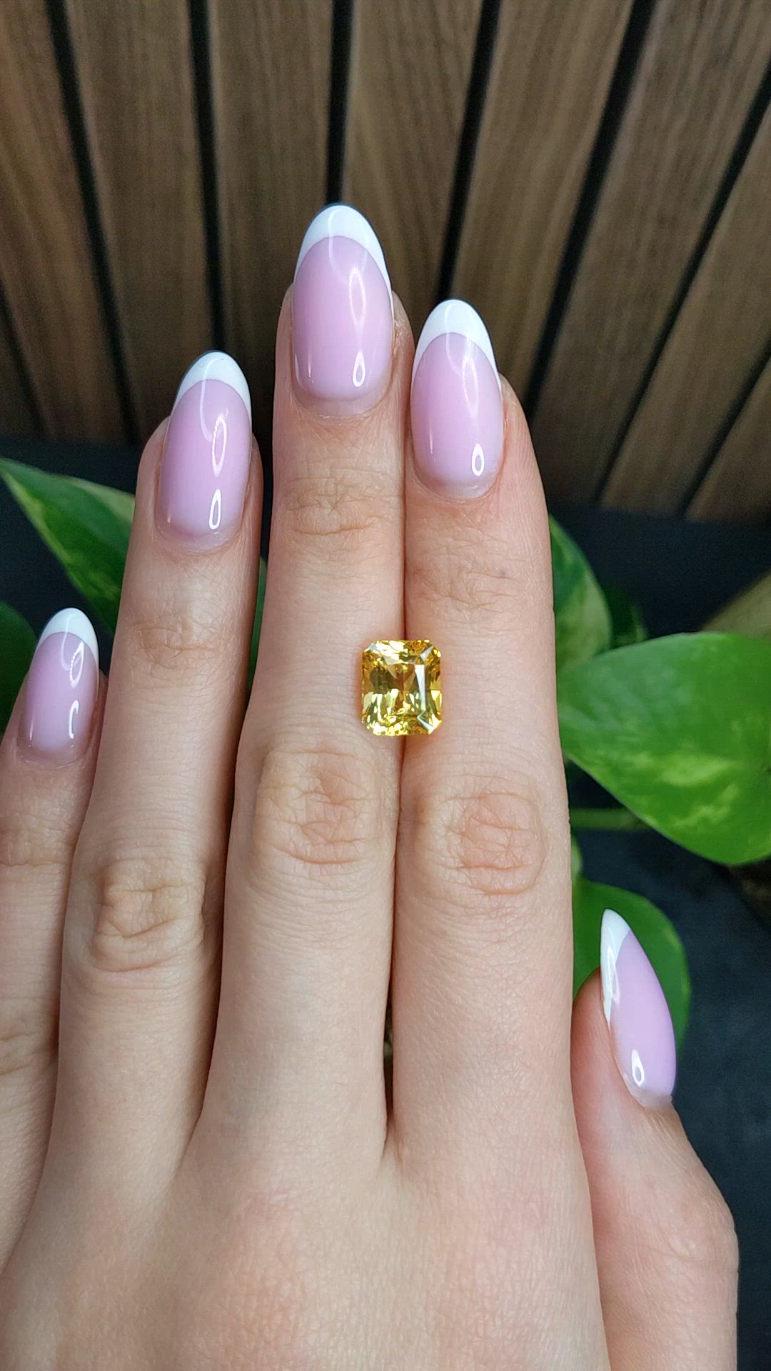 5.14 Ct. Yellow Sapphire from Ceylon (Sri Lanka) Size Video