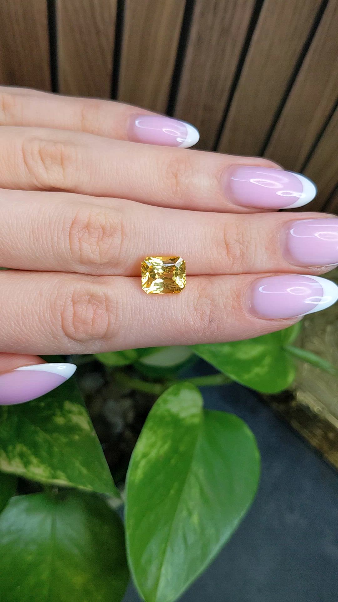5.14 Ct. Yellow Sapphire from Ceylon (Sri Lanka) Size Video