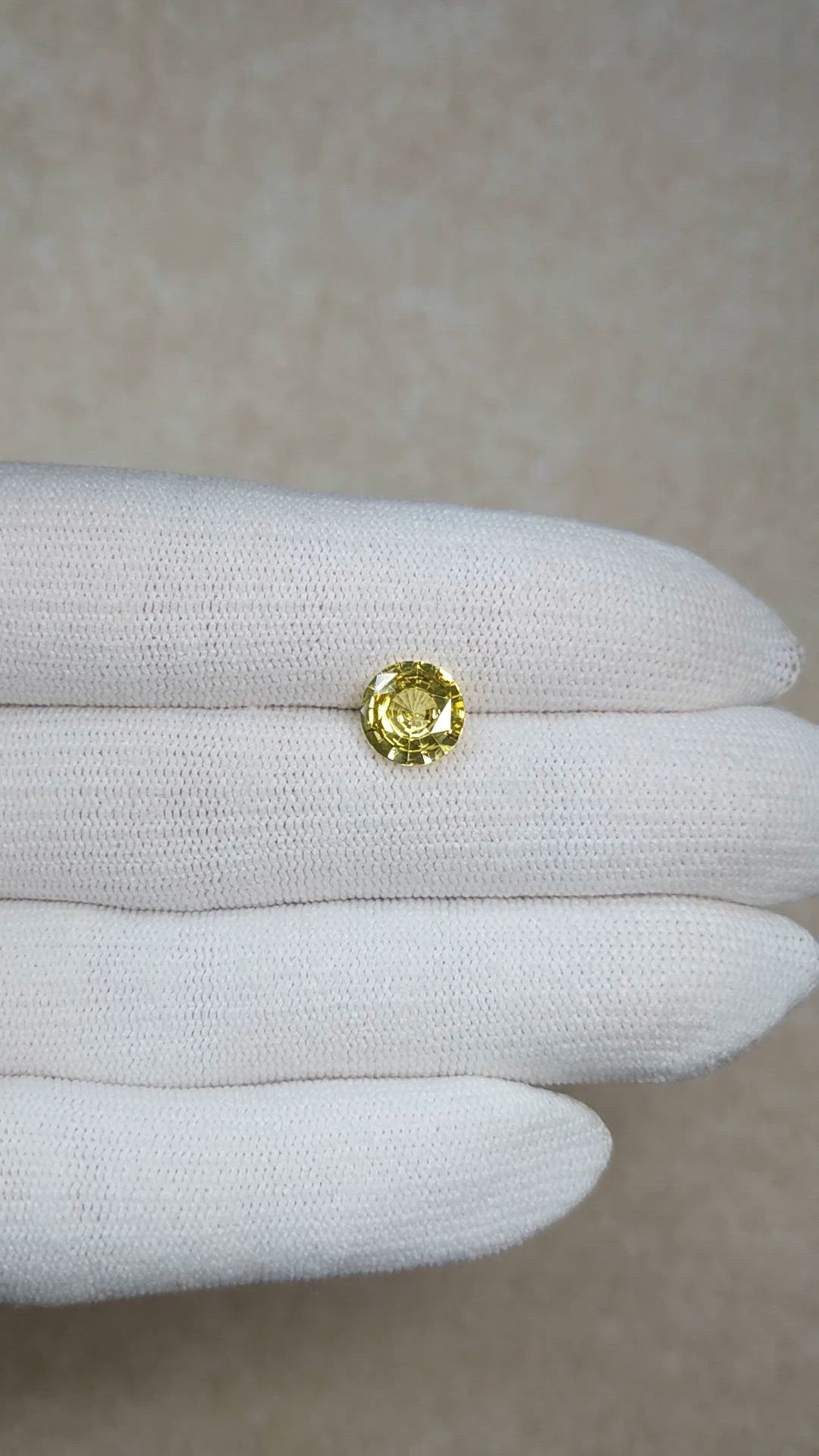 2.38 Ct. Yellow Sapphire from Ceylon (Sri Lanka) Size Video