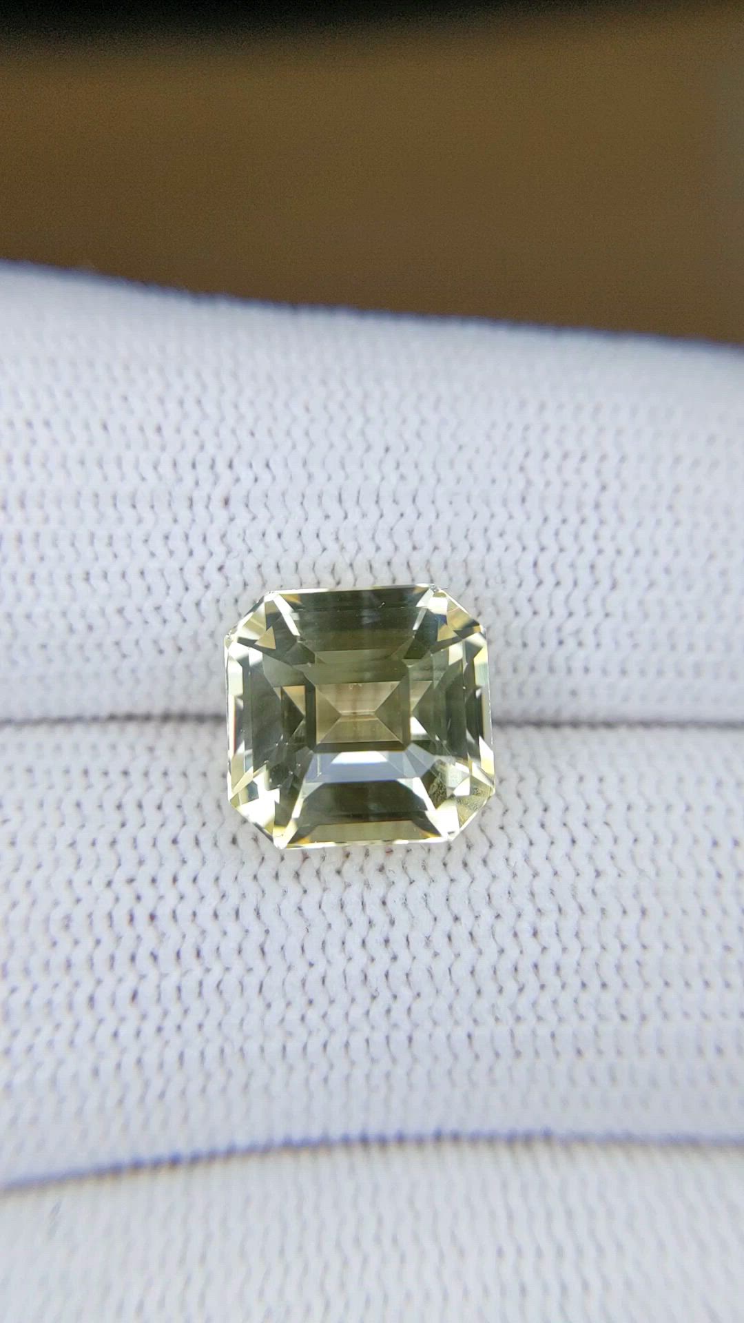 7.61 Ct. Yellow Sapphire from Ceylon (Sri Lanka) Size Video